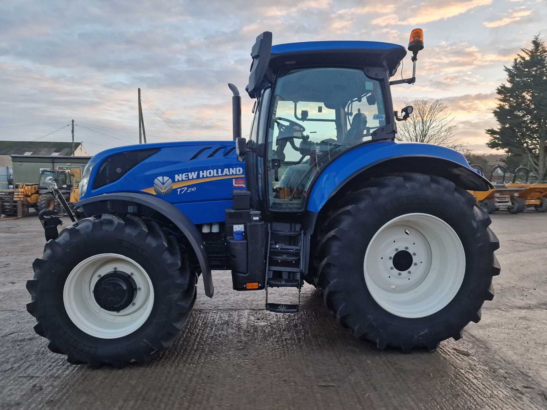 2020 New Holland T7.210 4WD Tractor, Front Linkage, Front Suspension, Cab Suspension, Air Brakes, 4  - Image 2 of 28