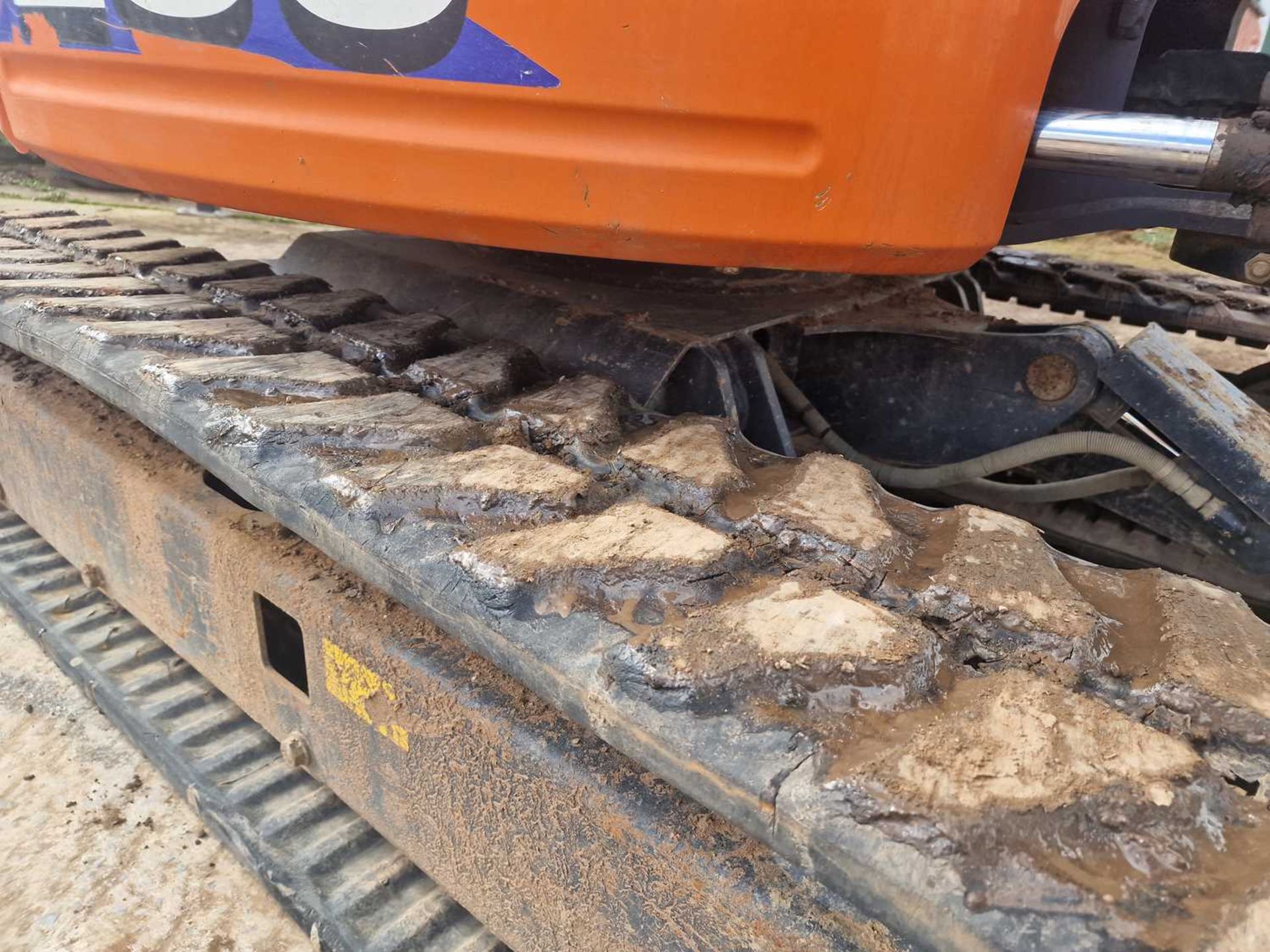 2019 Hitachi ZX26U-6 Rubber Tracks, Blade, Offset, Whites Manual QH, Piped - Image 16 of 64