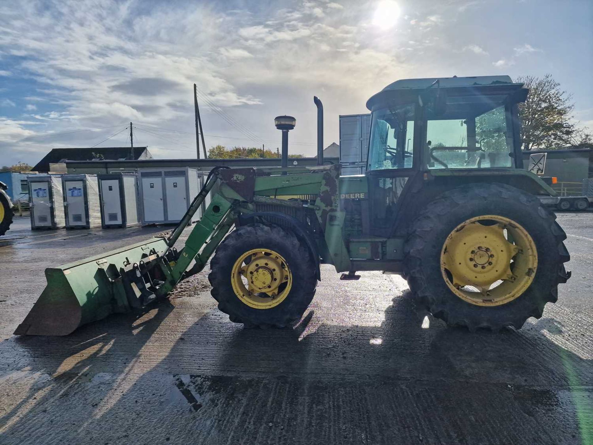 1989 John Deere 2850 4WD Tractor, Loader, 2 Spool Valves, Push Out Hitch (Reg. Docs. Available) - Image 2 of 52