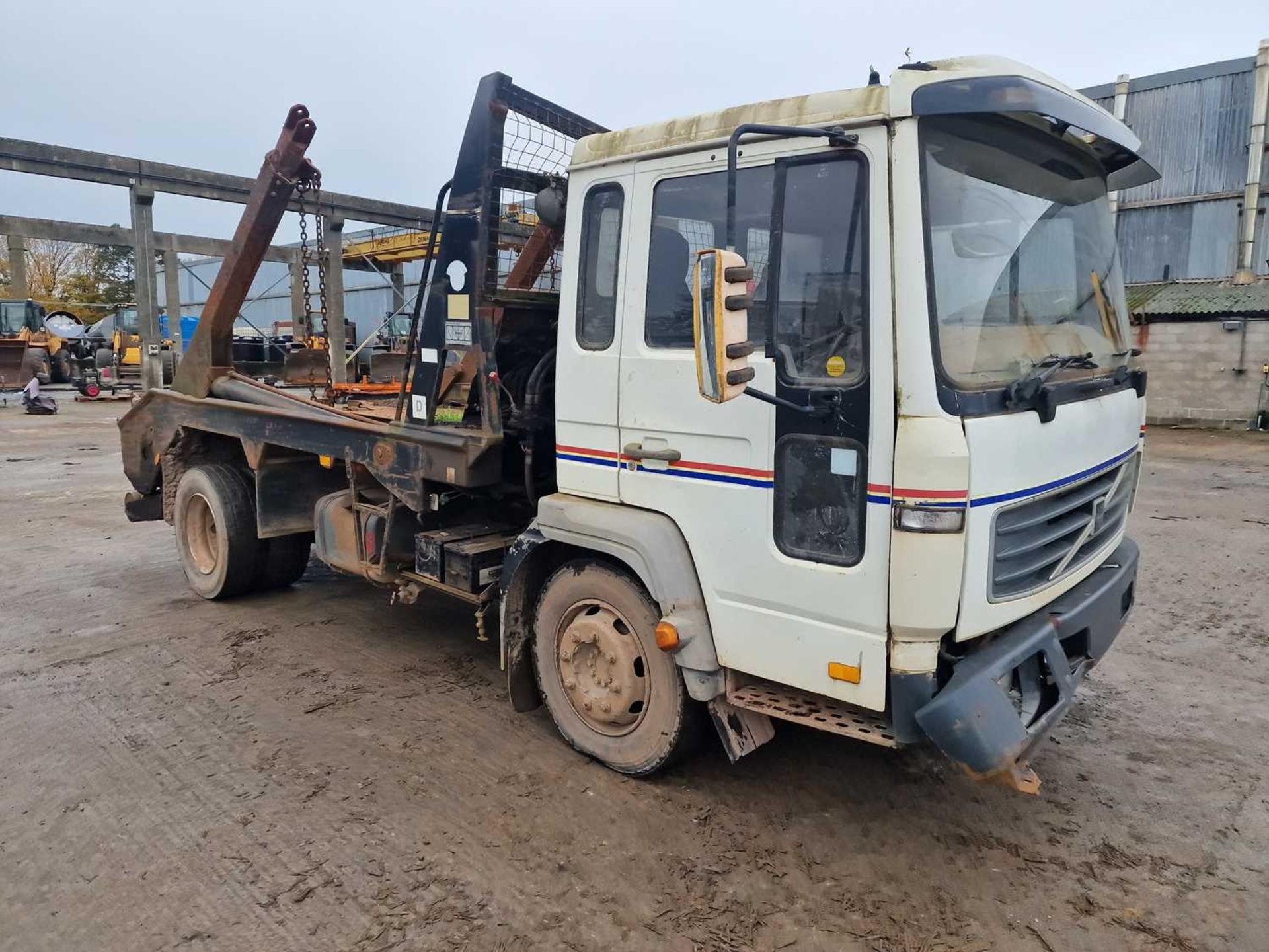 2002 Volvo 4x2 Skip Loader Lorry, Extendable Arms, Webb Gear, Manual Gear Box (Reg. Docs Available) - Image 8 of 19