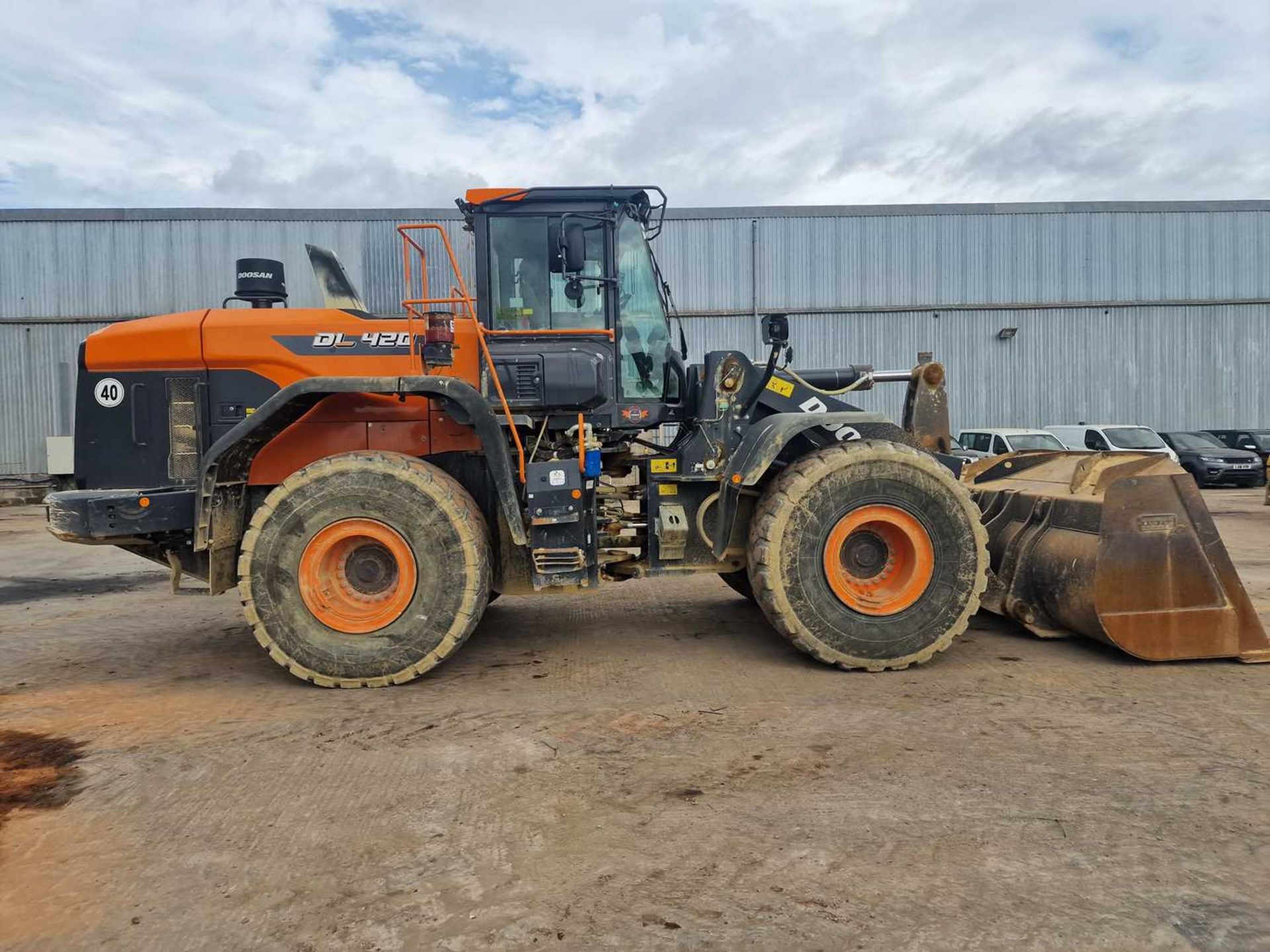 2021 Doosan DL420-7 Wheeled Loader, Reverse Camera, Joystick Controls, Auto Lube, WLI, A/C - Image 33 of 54