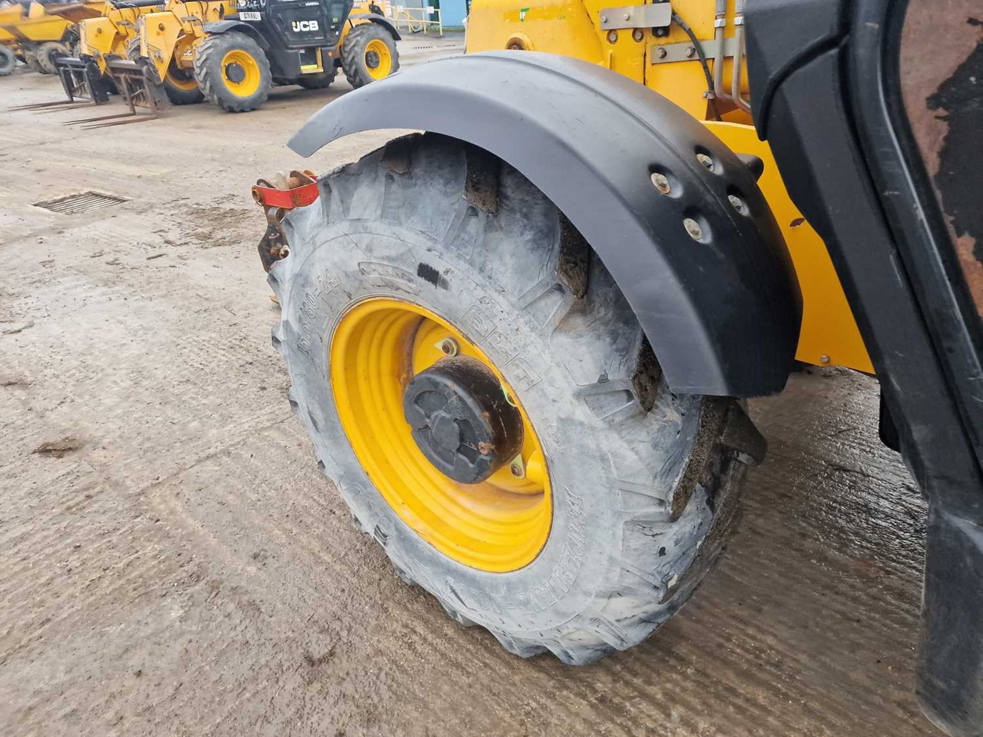 2014 JCB 535-95 Turbo Powershift Telehandler, Reverse Camera, WLI, Forks (EPA Compliant) - Image 40 of 46