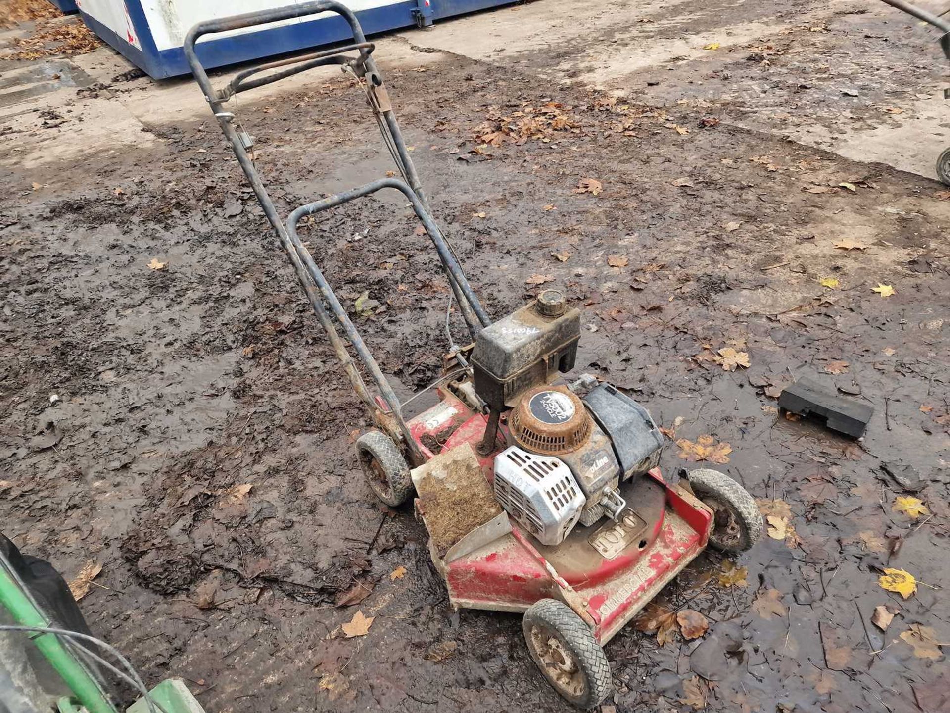 Toro Commercial Petrol Lawn Mower - Image 4 of 9