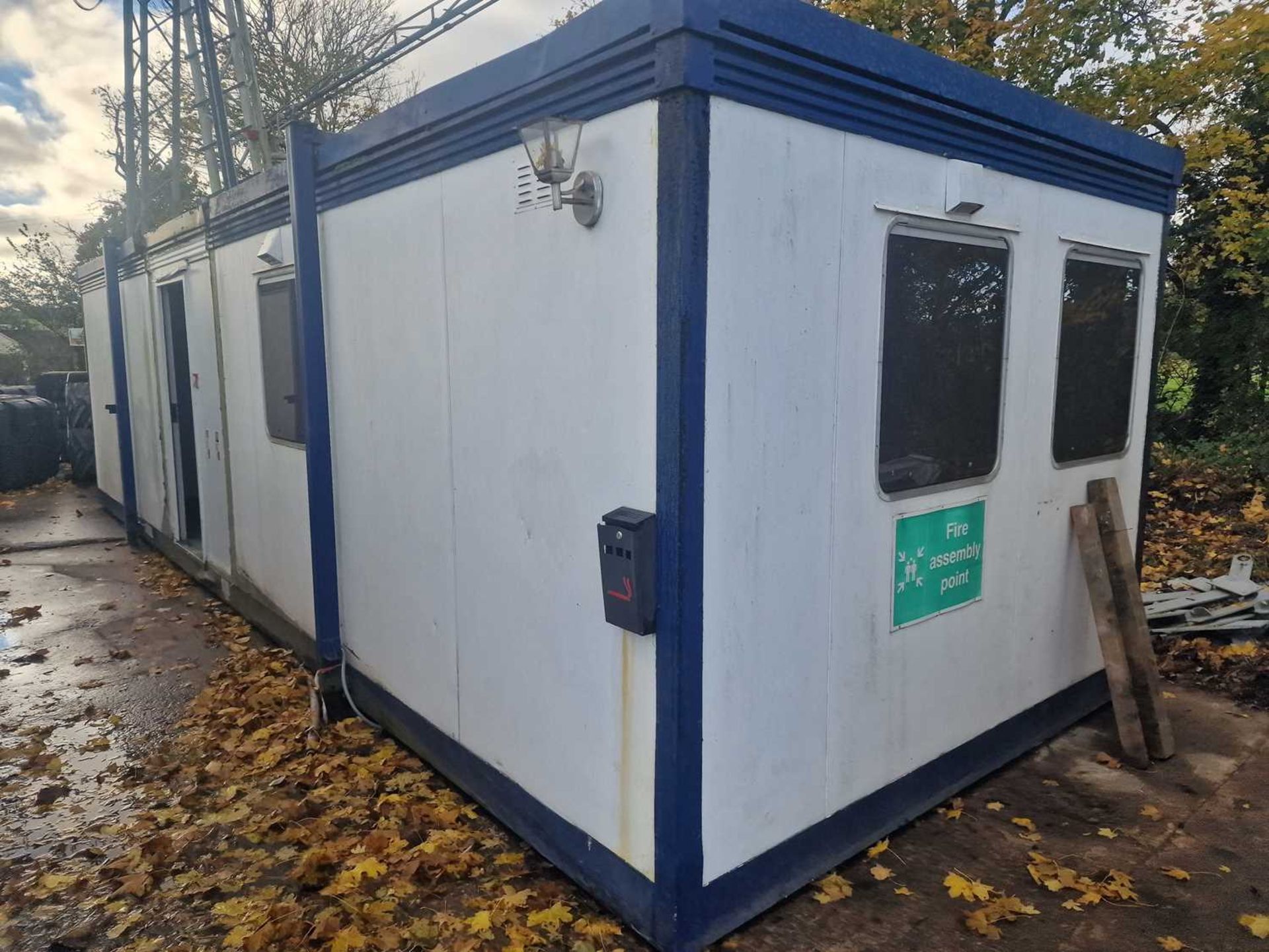30' x 10' Portable Toilet & Shower Block - Image 2 of 15