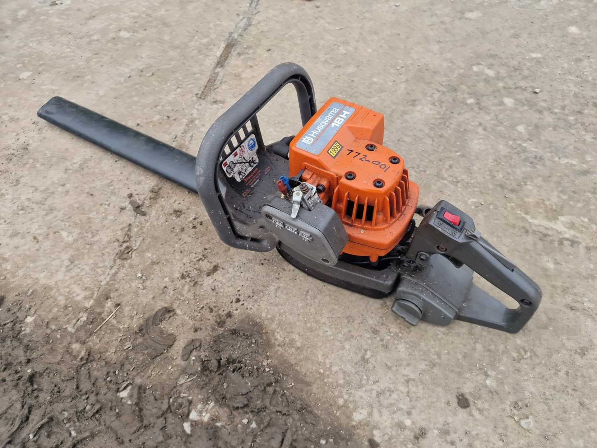 Husqvarna 18H Petrol Hedge Trimmer - Image 2 of 5