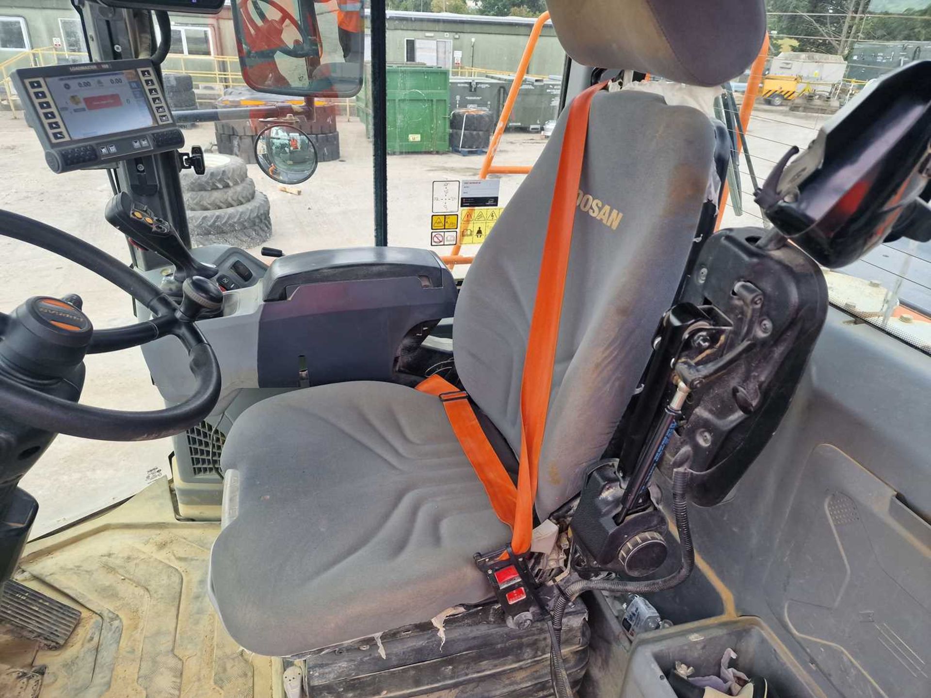 2021 Doosan DL420-7 Wheeled Loader, Reverse Camera, Joystick Controls, Auto Lube, WLI, A/C - Image 21 of 54