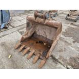 Strickland 36" Digging Bucket 50mm Pin to suit 6-8 Ton Excavator (Pin Centre 29cm, Dipper Width 16.5