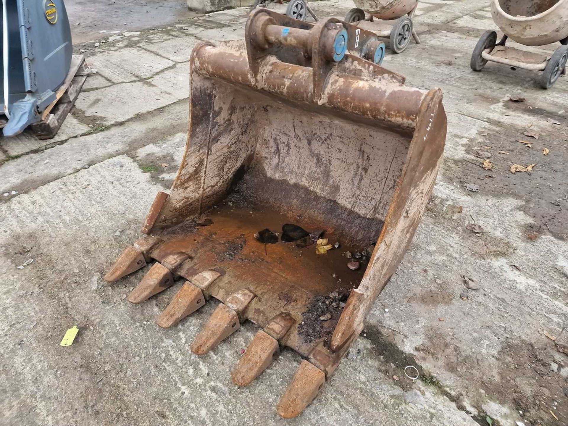 Strickland 36" Digging Bucket 50mm Pin to suit 6-8 Ton Excavator (Pin Centre 29cm, Dipper Width 16.5