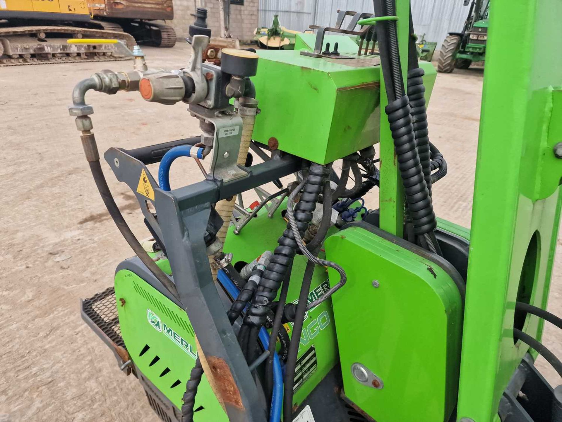 Merlo Cingo M12.3 Plus Tracked Telescopic Rotary Brush Cleaner - Image 10 of 44