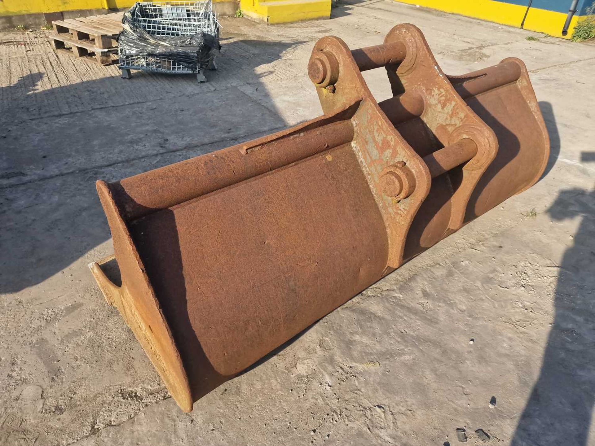 Volvo 84" Grading Bucket 80mm Pin to suit 20 Ton Excavator (Dipper Width 33cm, Pin Centres 47cm) - Image 2 of 6