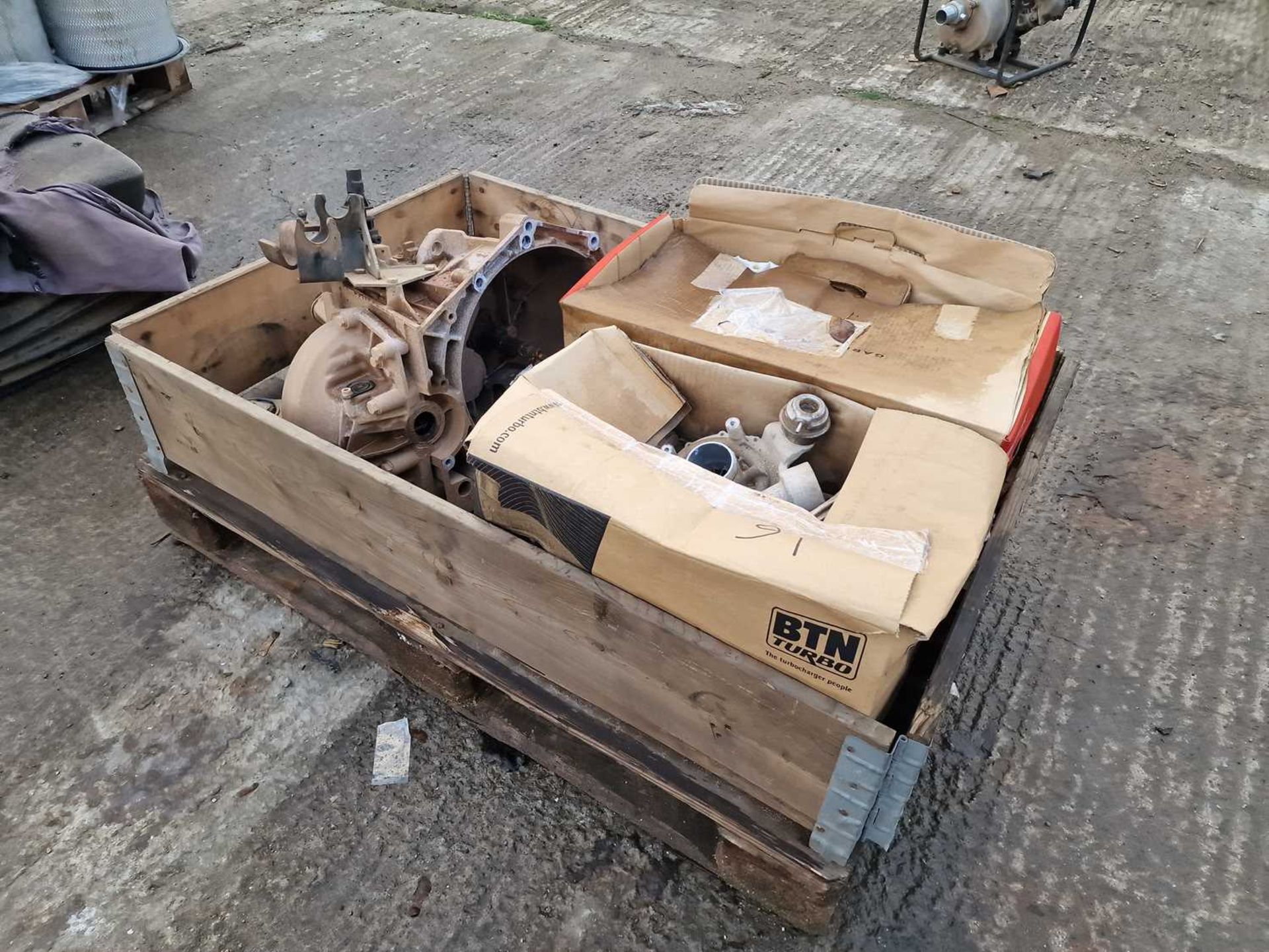 Pallet of Turbos & Gear Box - Image 3 of 7