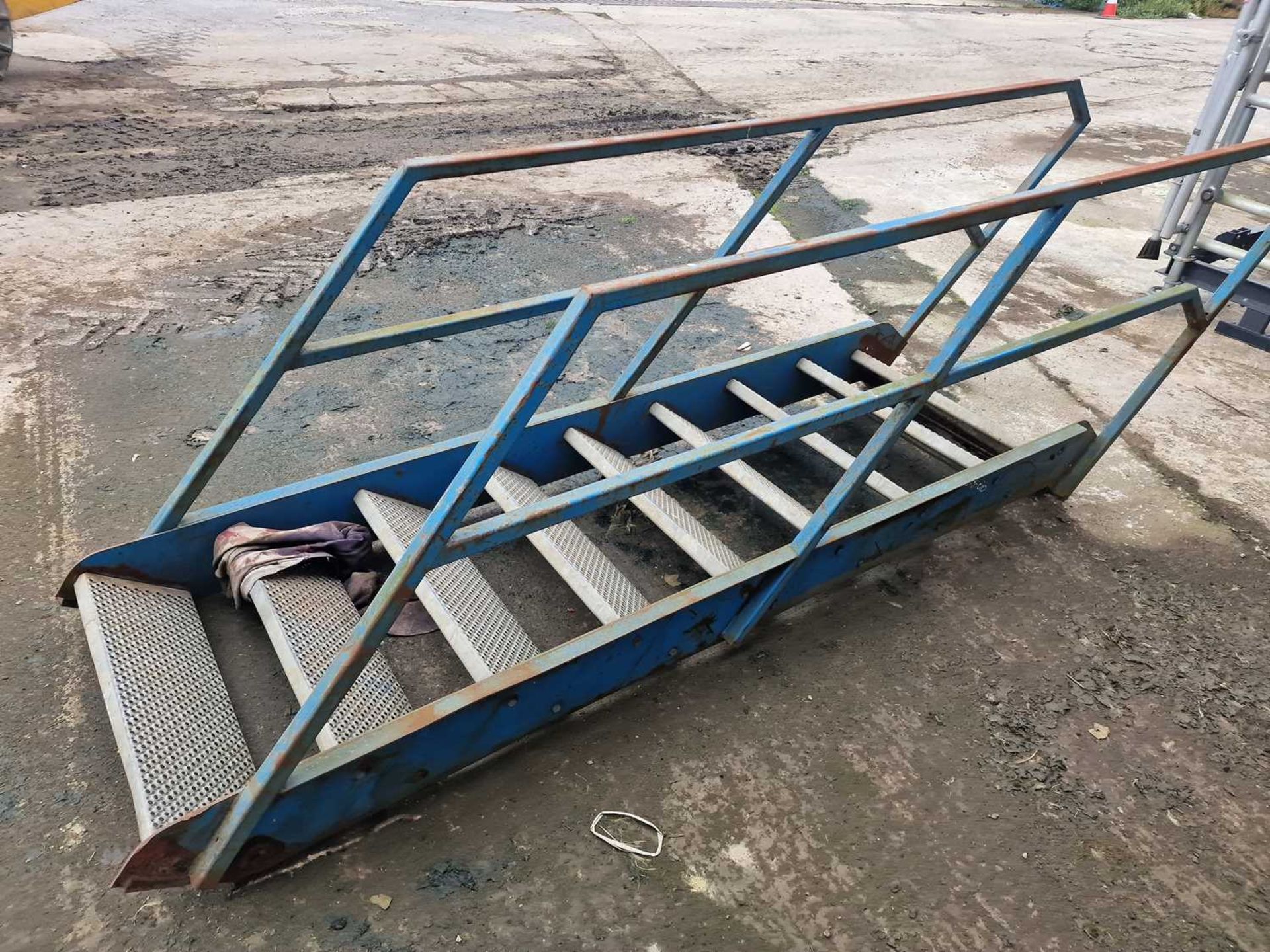 Vibrating Feed Deck & Stairs - Image 10 of 11