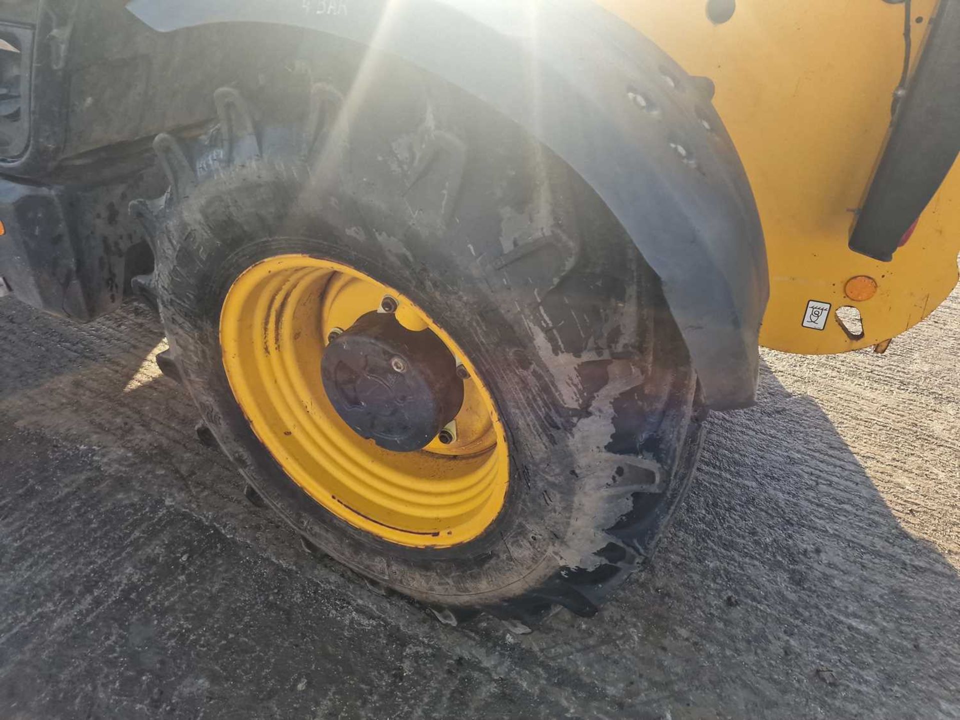 2016 JCB 535-95 Turbo Powershift Telehandler, Reverse Camera, WLI, Forks (EPA Compliant) - Image 16 of 72