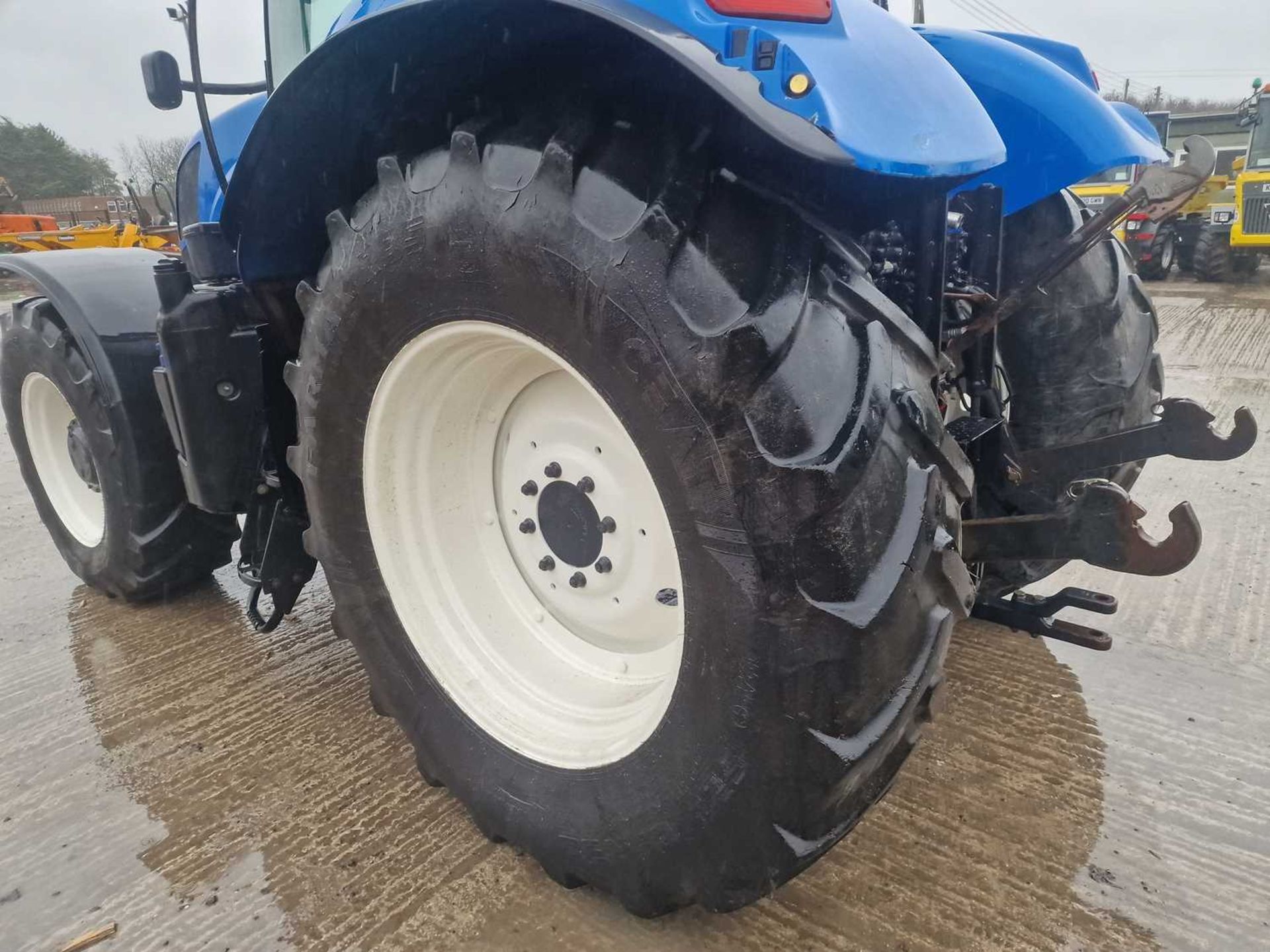 2013 New Holland T7.210 4WD Tractor, Front Suspension, Cab Suspension, Air Brakes, 3 Spool Valves, P - Image 15 of 27