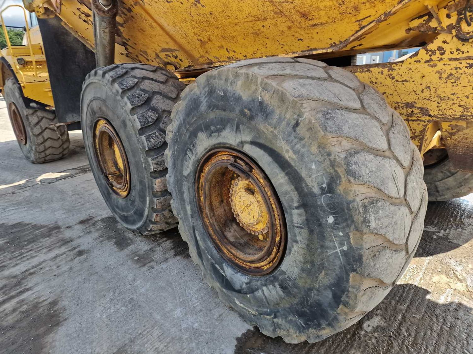 2003 Volvo A35D Articulated Dumptruck, Reverse Camera, A/C - Image 5 of 28