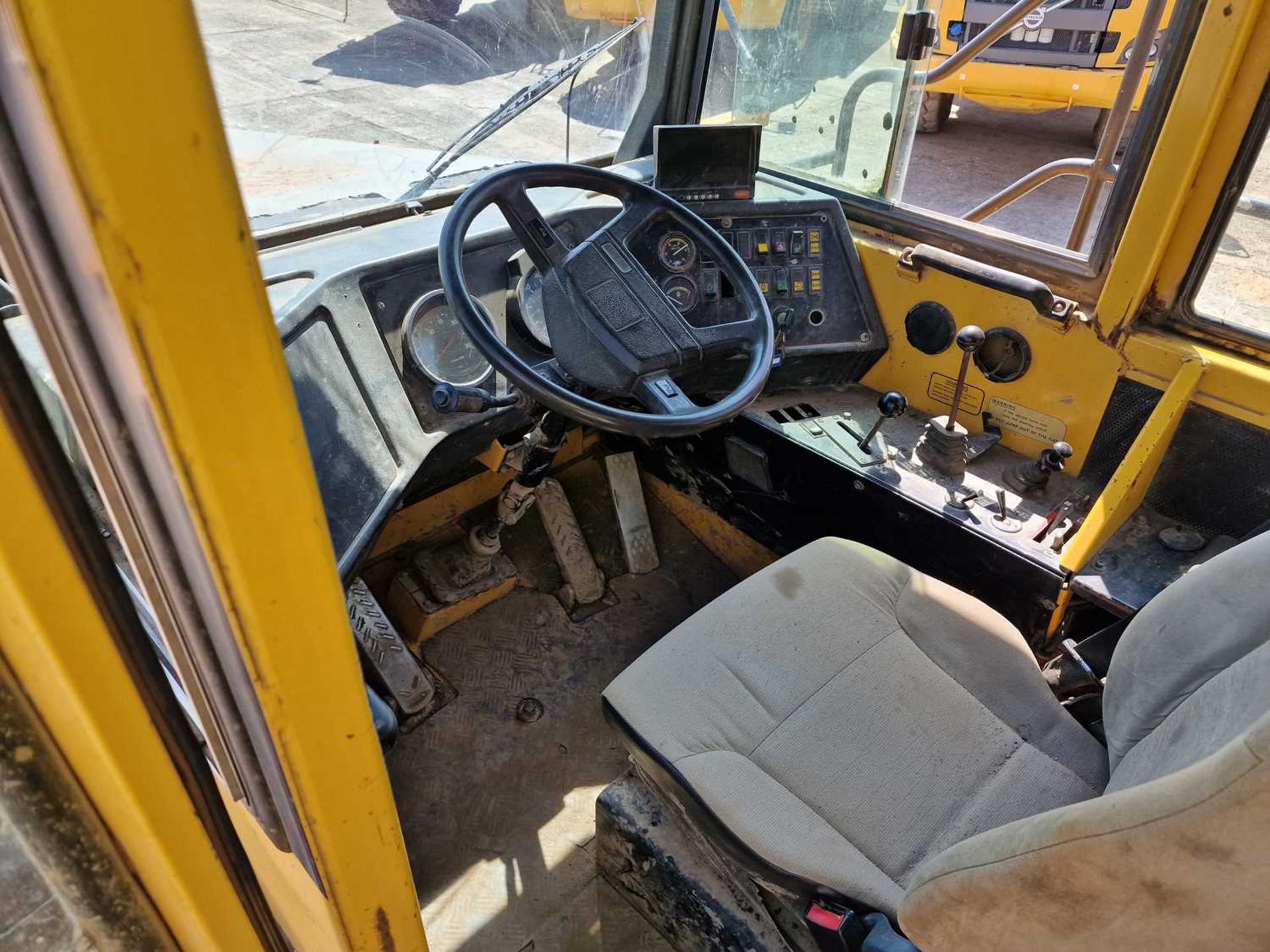 Volvo A30 6x6 Articulated Dumptruck, Reverse Camera - Image 28 of 35