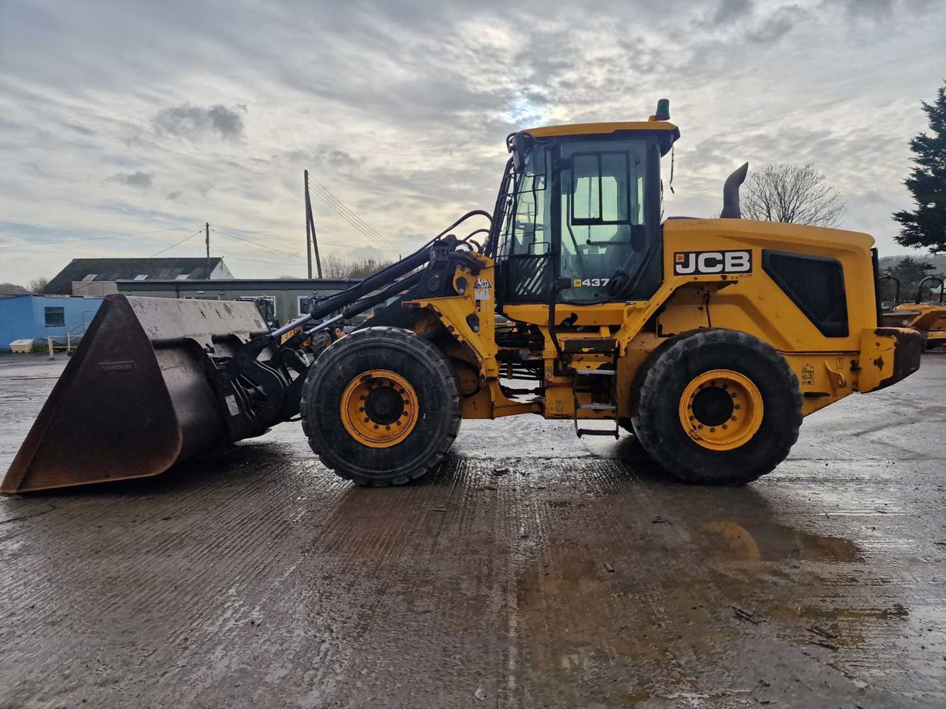 2017 JCB 437 Wheeled Loader, High Tip Bucket, High Lift Boom, QH, Reverse Camera, A/C - Image 2 of 27