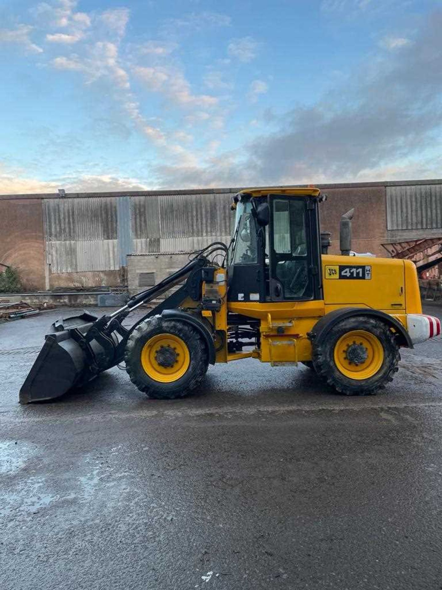 2008 JCB 411 Wheeled Loader - Image 2 of 30