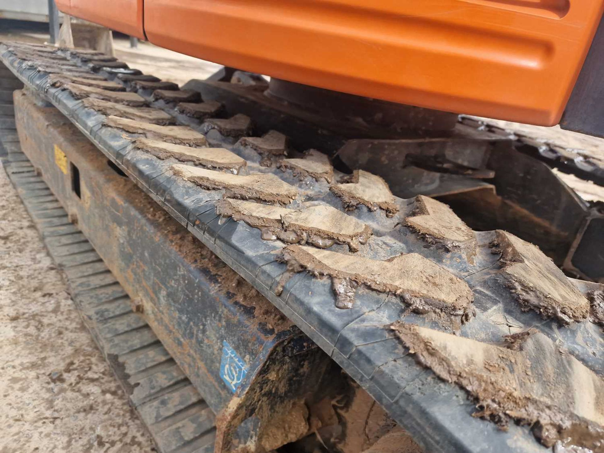 2019 Hitachi ZX26U-6 Rubber Tracks, Blade, Offset, Whites Manual QH, Piped - Image 24 of 64