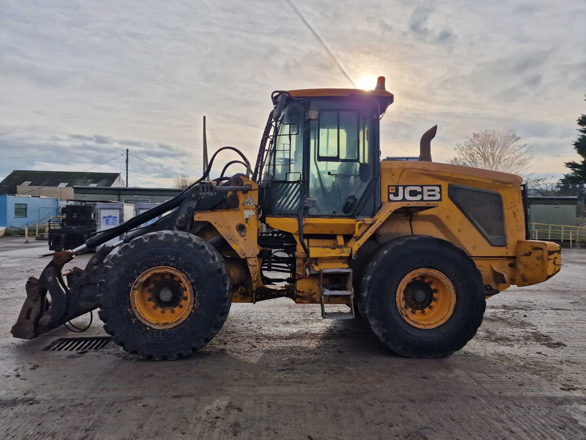 JCB 437 Wheeled Loader, High Lift Boom, QH, Reverse Camera, A/C - Image 2 of 27