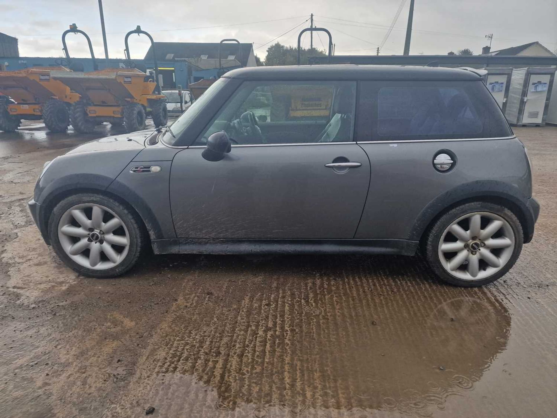 Mini Cooper S 6 Speed, Full Leather, Cruise Control, A/C, Double Sun Roof (Reg. Docs. Available) - Image 2 of 24