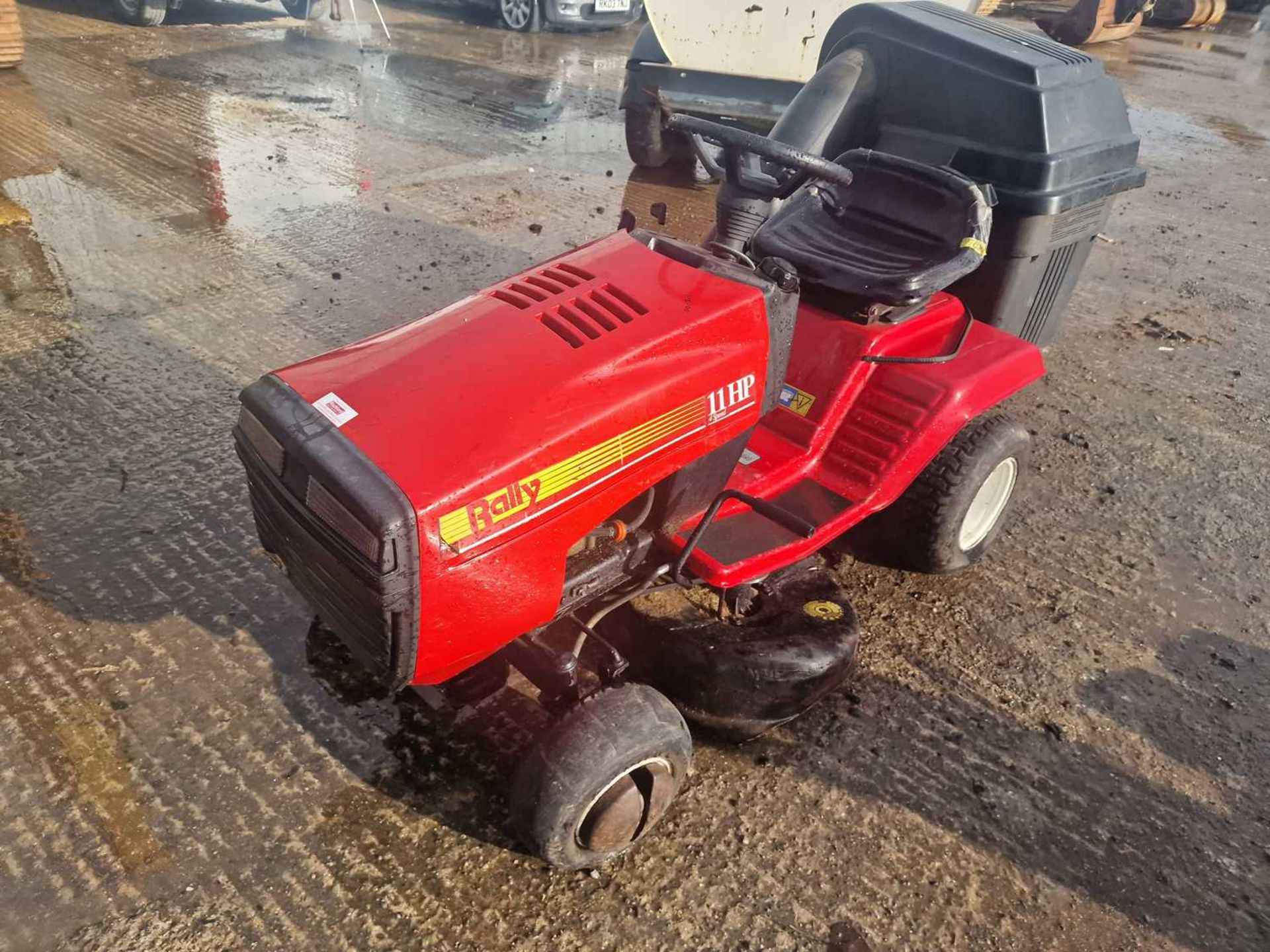 Rally 11Hp Petrol Ride on Lawnmower, Grass Collector, Briggs & Stratton Engine