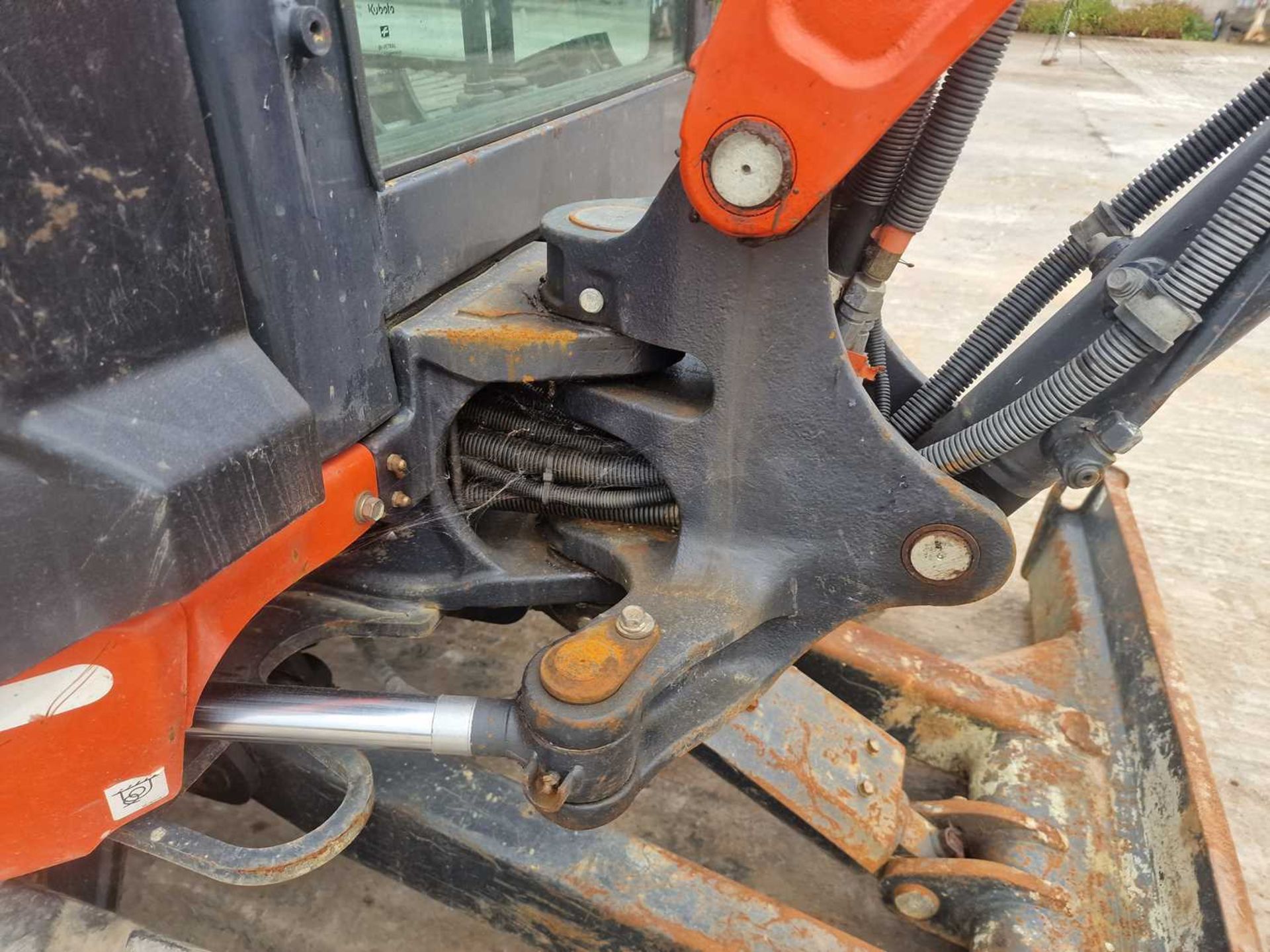 2016 Kubota U27-4 Rubber Tracks, Blade, Offset, Strickland Manual QH, Piped, 48", 24", 18" Bucket - Image 15 of 70