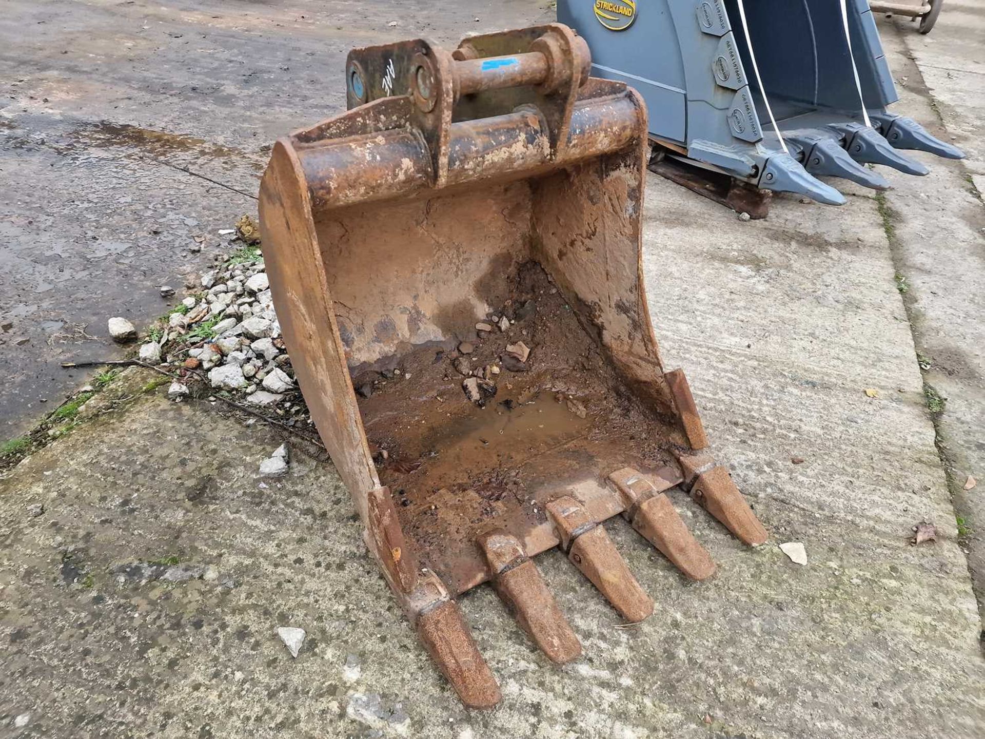 Strickland 30" Digging Bucket 50mm Pin to suit 6-8 Ton Excavator (Pin Centre 34cm, Dipper Width 18cm - Image 4 of 6