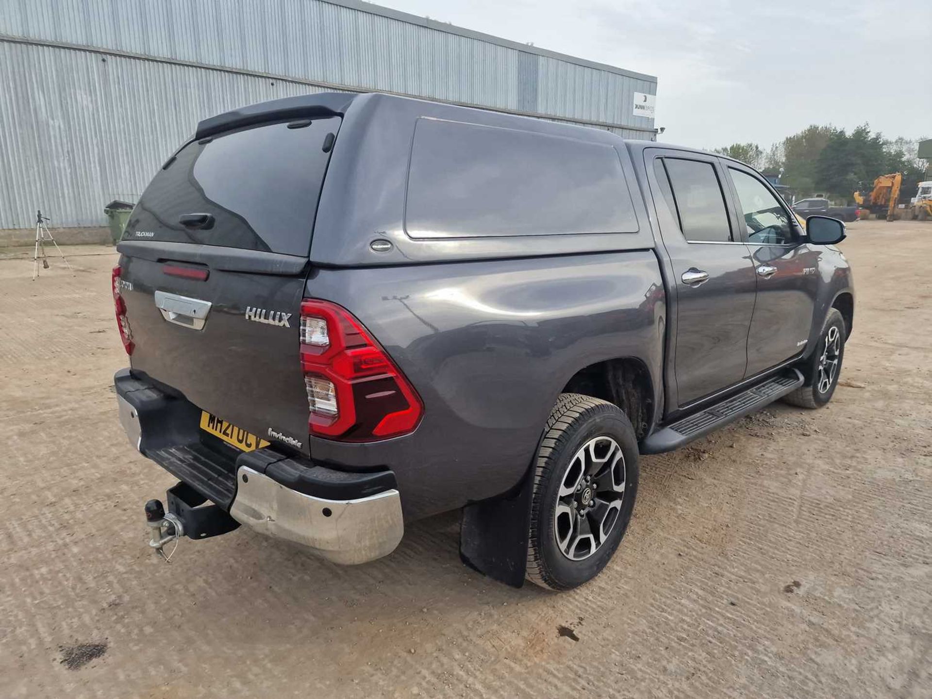 2021 Toyota Hilux Invincible 2.4 D-4D 4WD Crew Cab Pick Up, Auto, Sat Nav, Reverse Camera, Parking S - Image 5 of 24