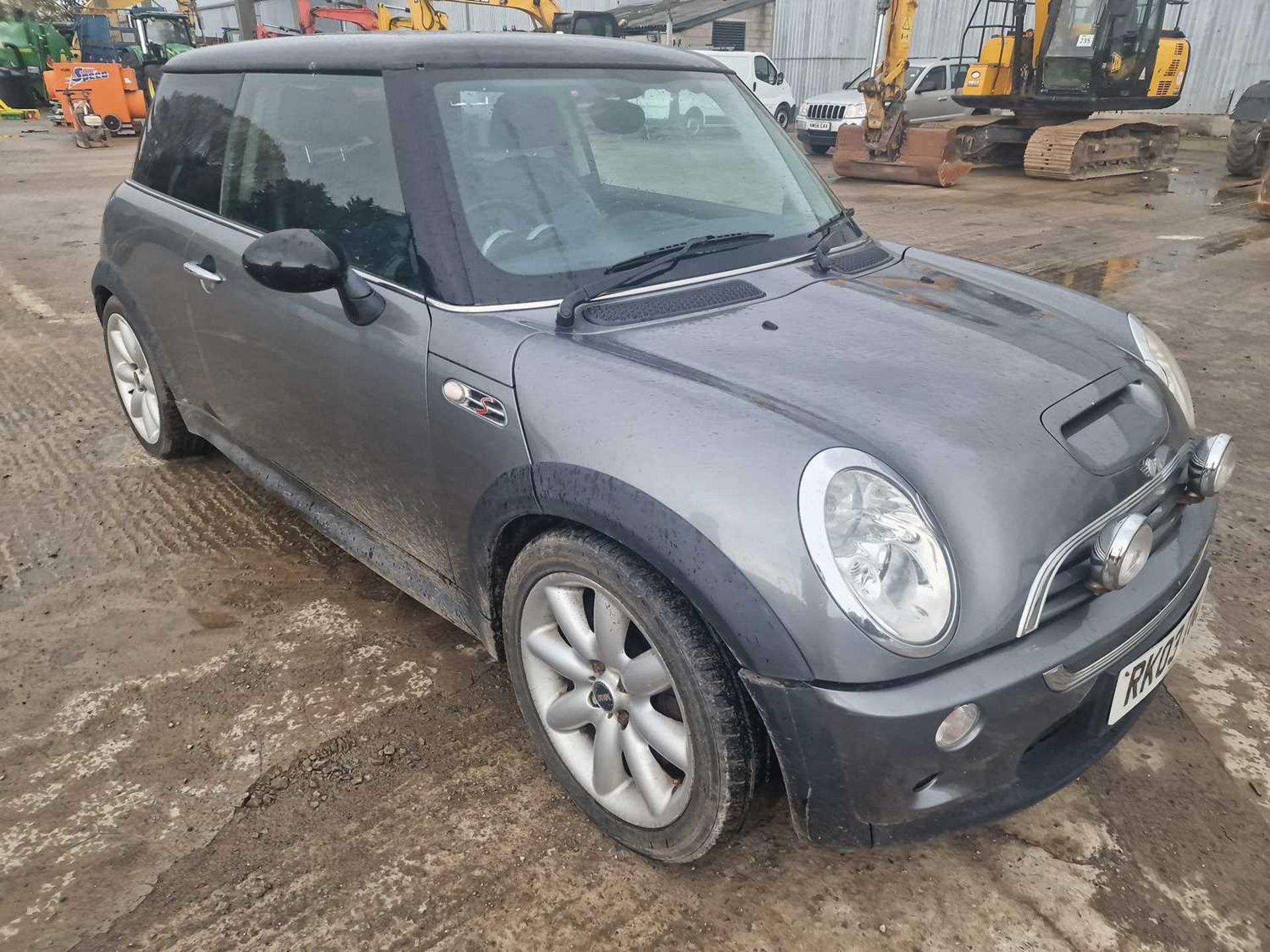 Mini Cooper S 6 Speed, Full Leather, Cruise Control, A/C, Double Sun Roof (Reg. Docs. Available) - Image 7 of 24