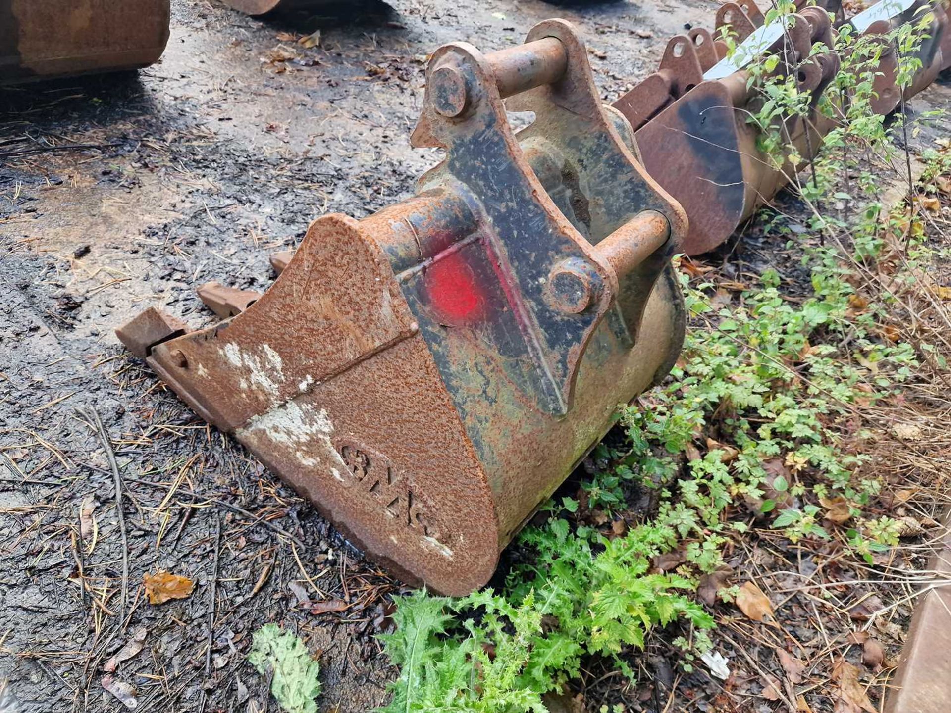 18" Digging Bucket 40mm Pin to suit Mini Excavator - Image 2 of 6