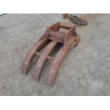 24" 3 Finger Grab 70mm Pin to suit 14-16 Ton Excavator (Pin Centres 48cm, Dipper Width 31cm)