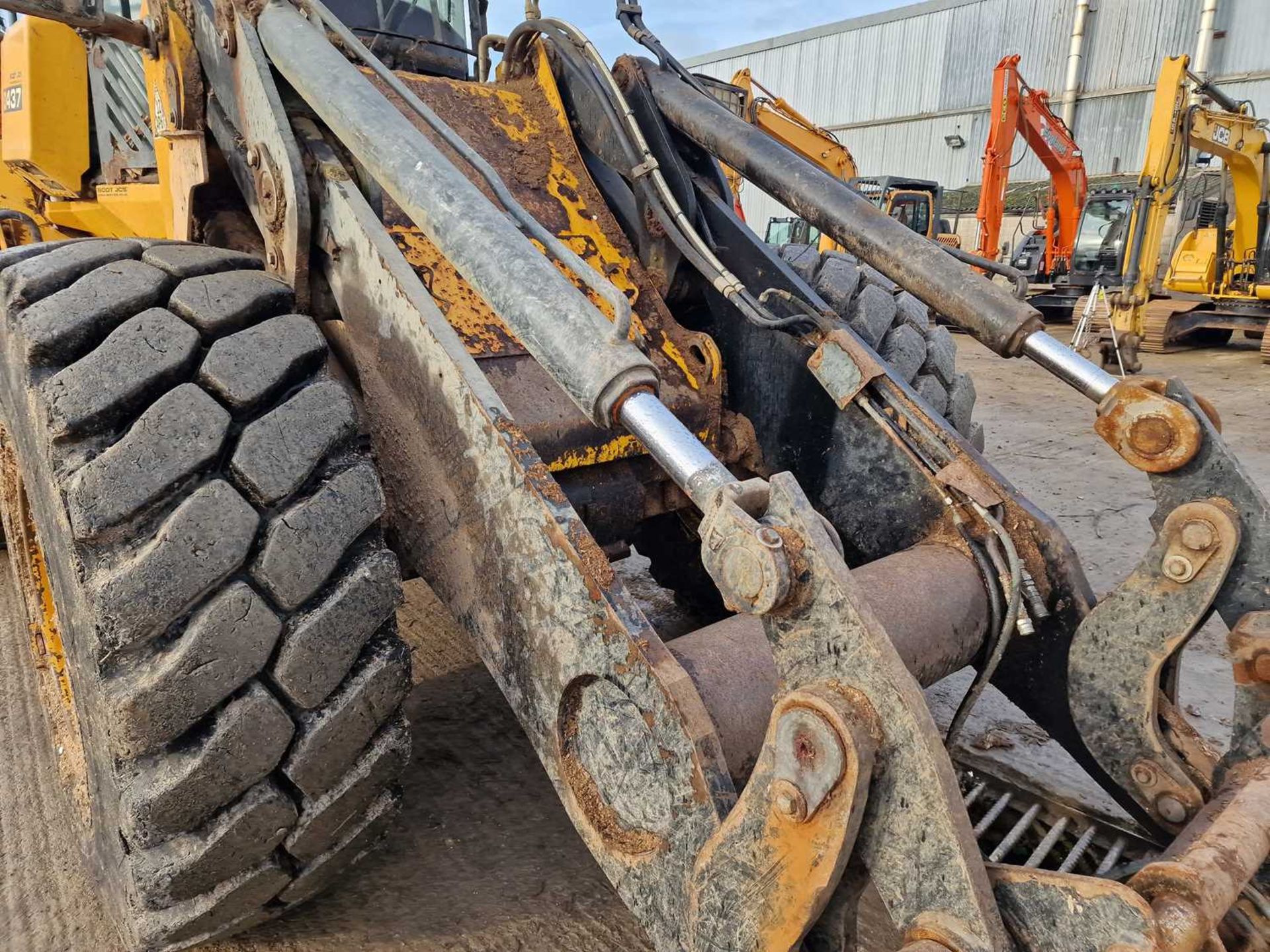 JCB 437 Wheeled Loader, High Lift Boom, QH, Reverse Camera, A/C - Image 9 of 27