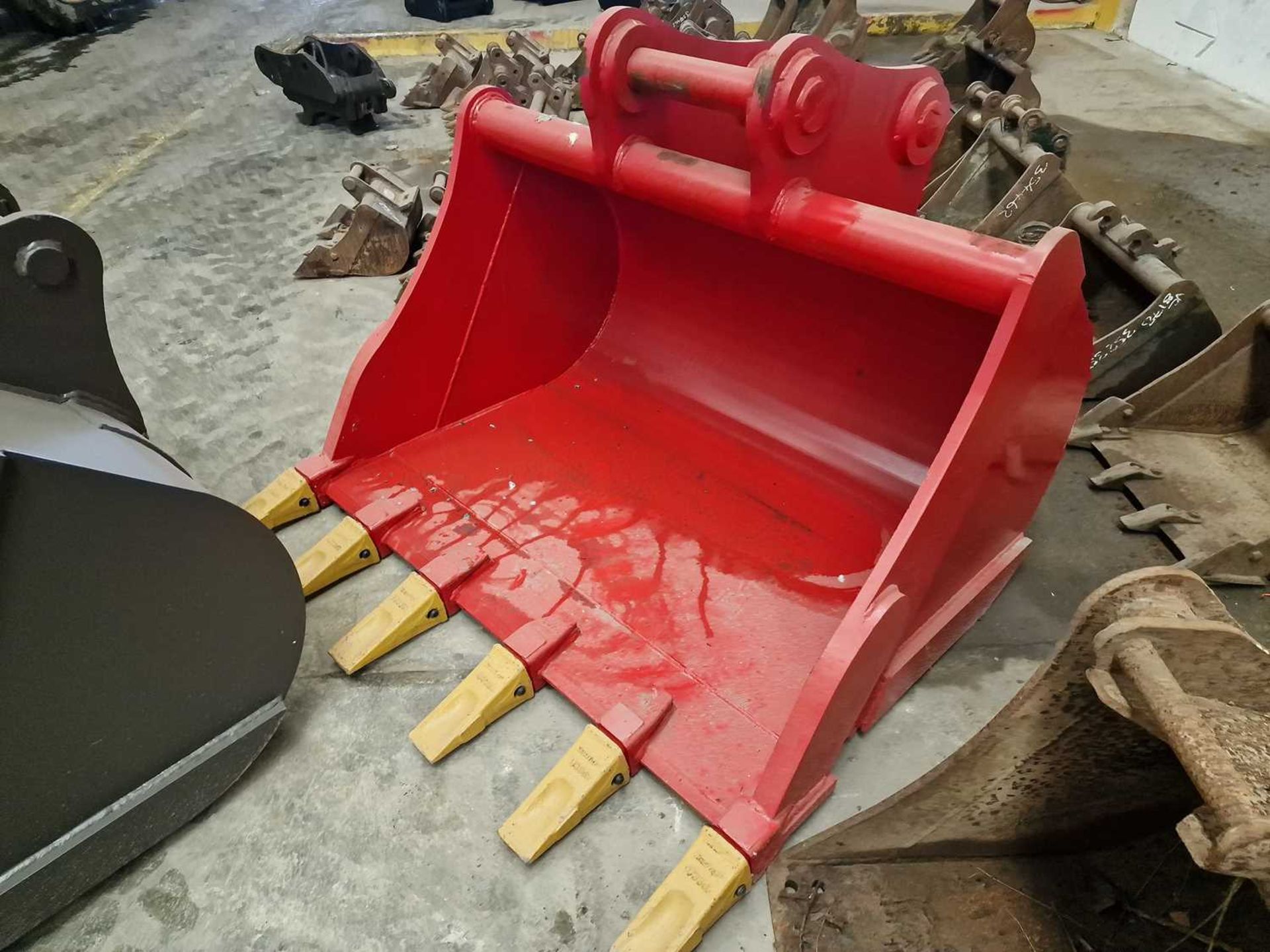 Unused 60" Digging Bucket 80mm Pin to suit 20 Ton Excavator