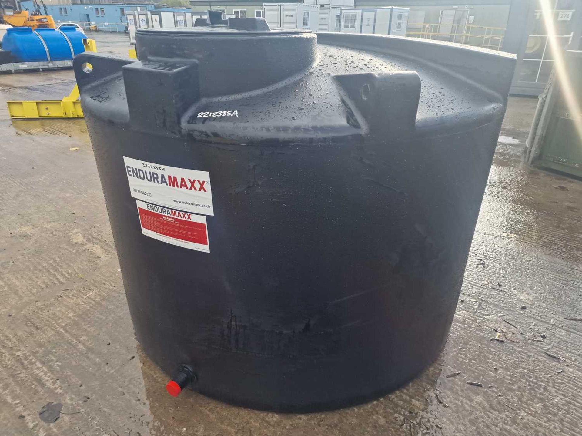 2023 Unused Enduramaxx 3,500 Litre Vertical Water Tank with 2" Outlet - Image 3 of 7