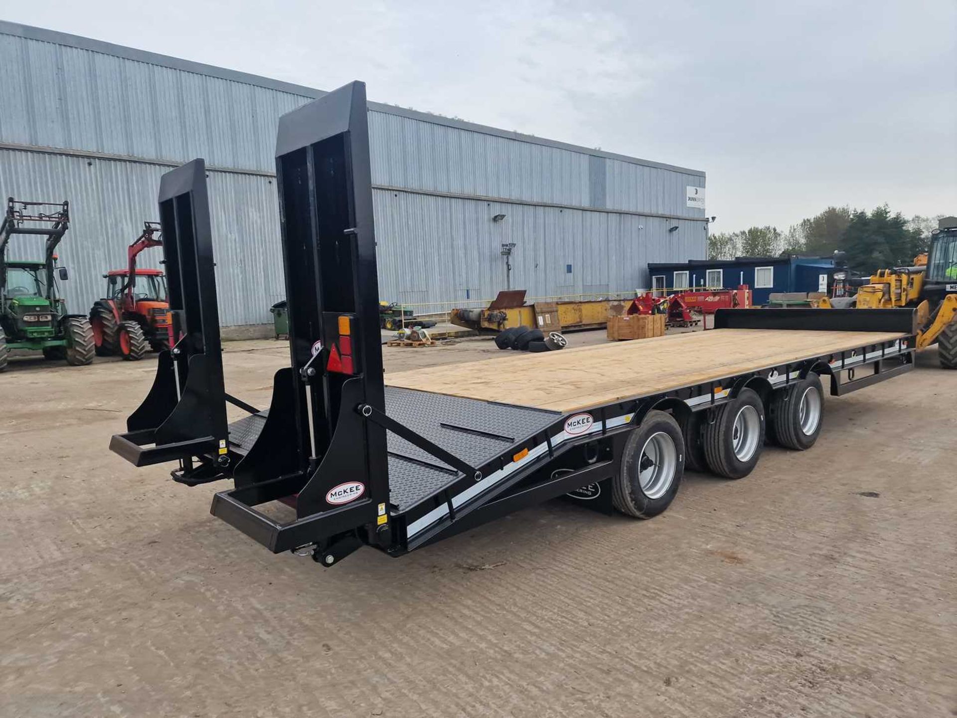 Unused 2023 McKee 27 Ton Tri Axle Low Loader Trailer, Hydraulic Ramps, Air Brakes, Sprung Draw Bar,  - Image 3 of 14