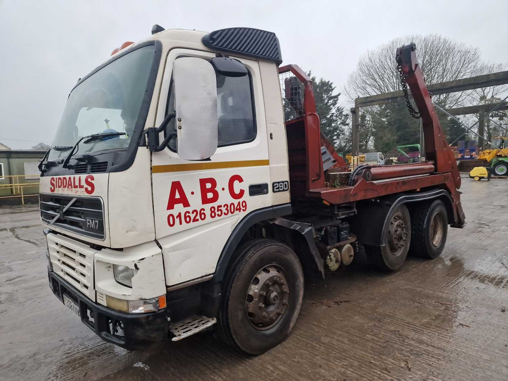 1999 Volvo FM7-290 6x2 Skip Loader Lorry, Extendable Arms, Reverse Camera, Manual Gear Box, A/C (Reg