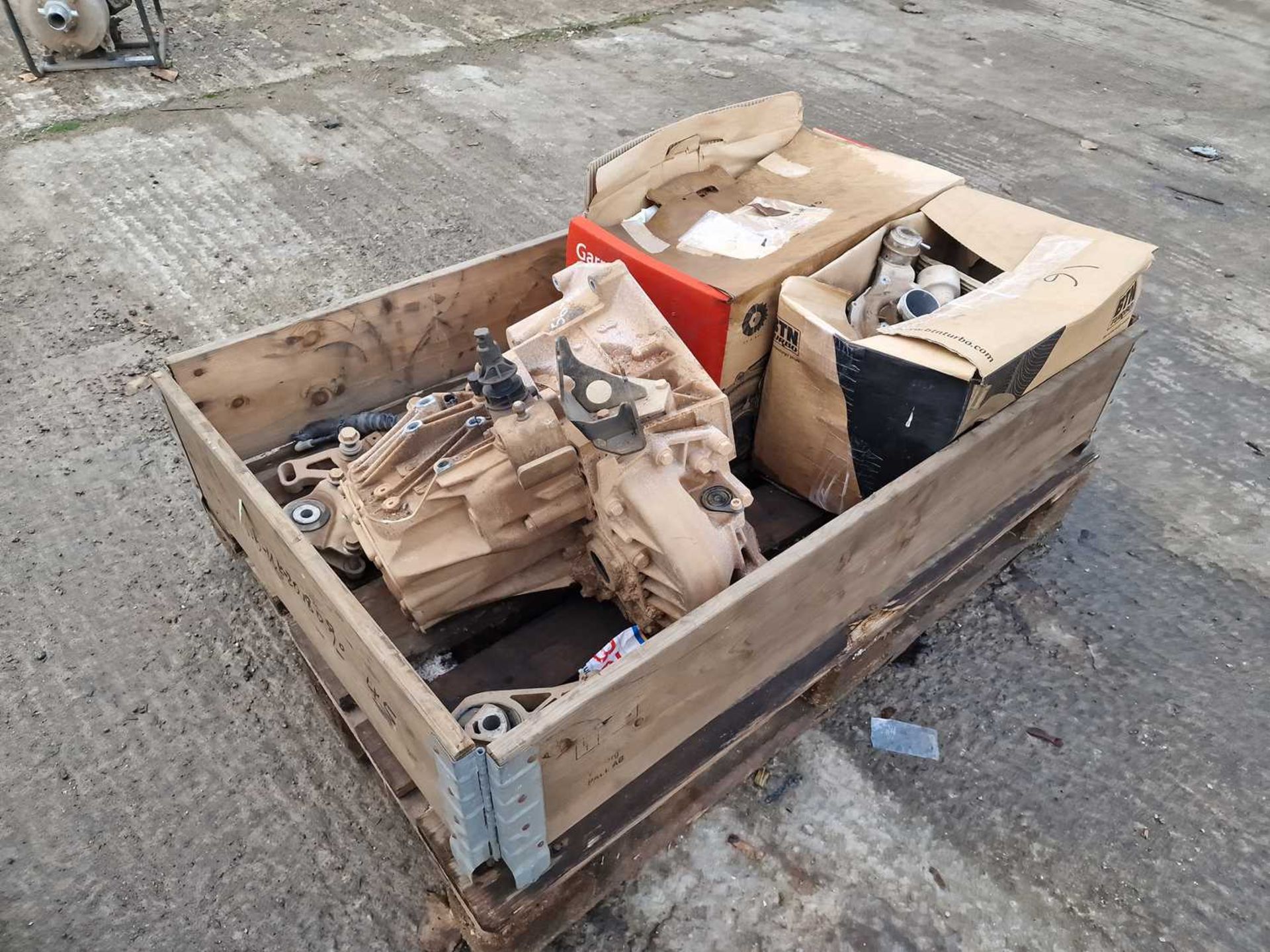 Pallet of Turbos & Gear Box - Image 2 of 7