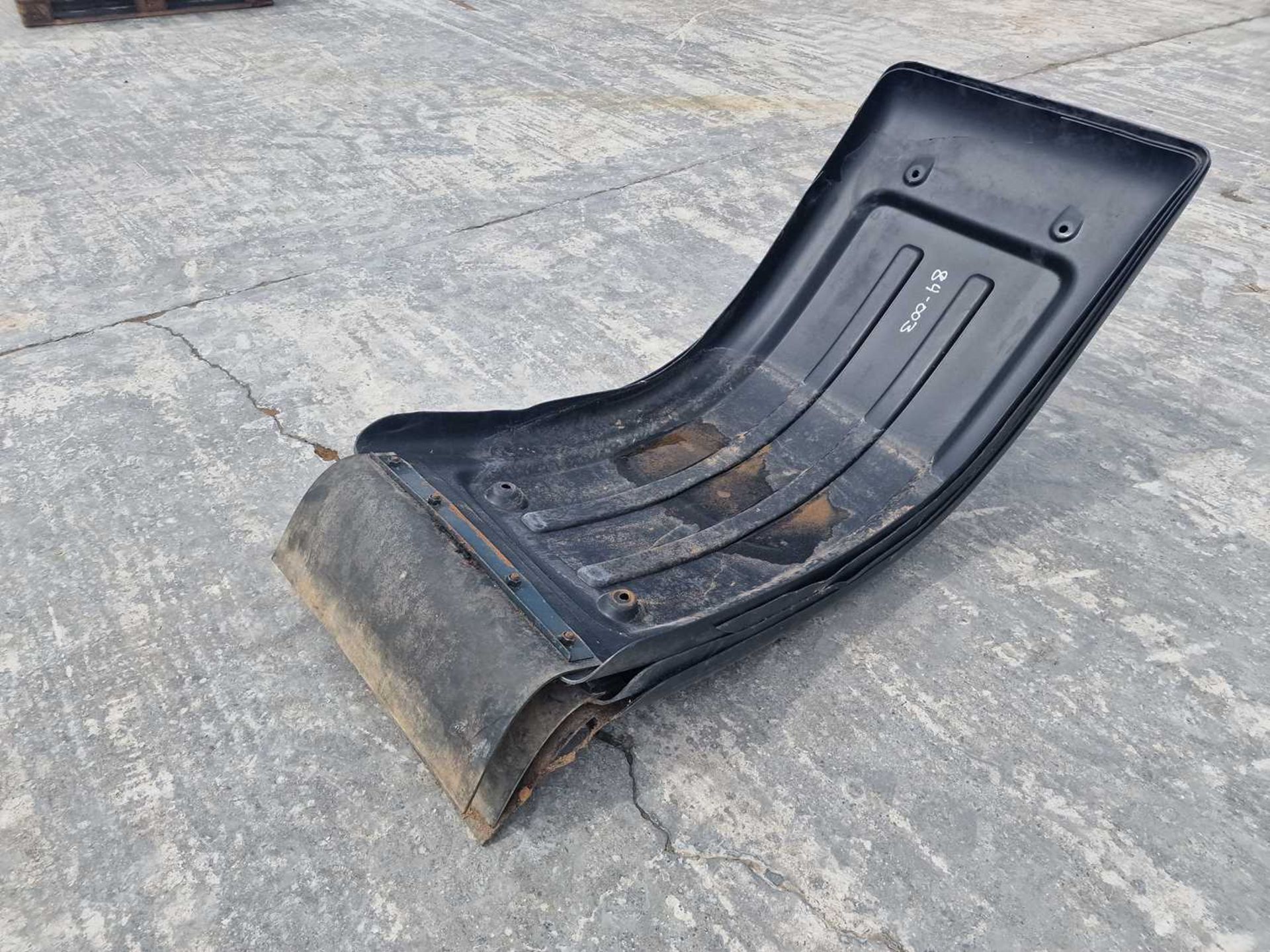 Mud Guards to suit Wheeled Loader (4 of) - Image 2 of 2