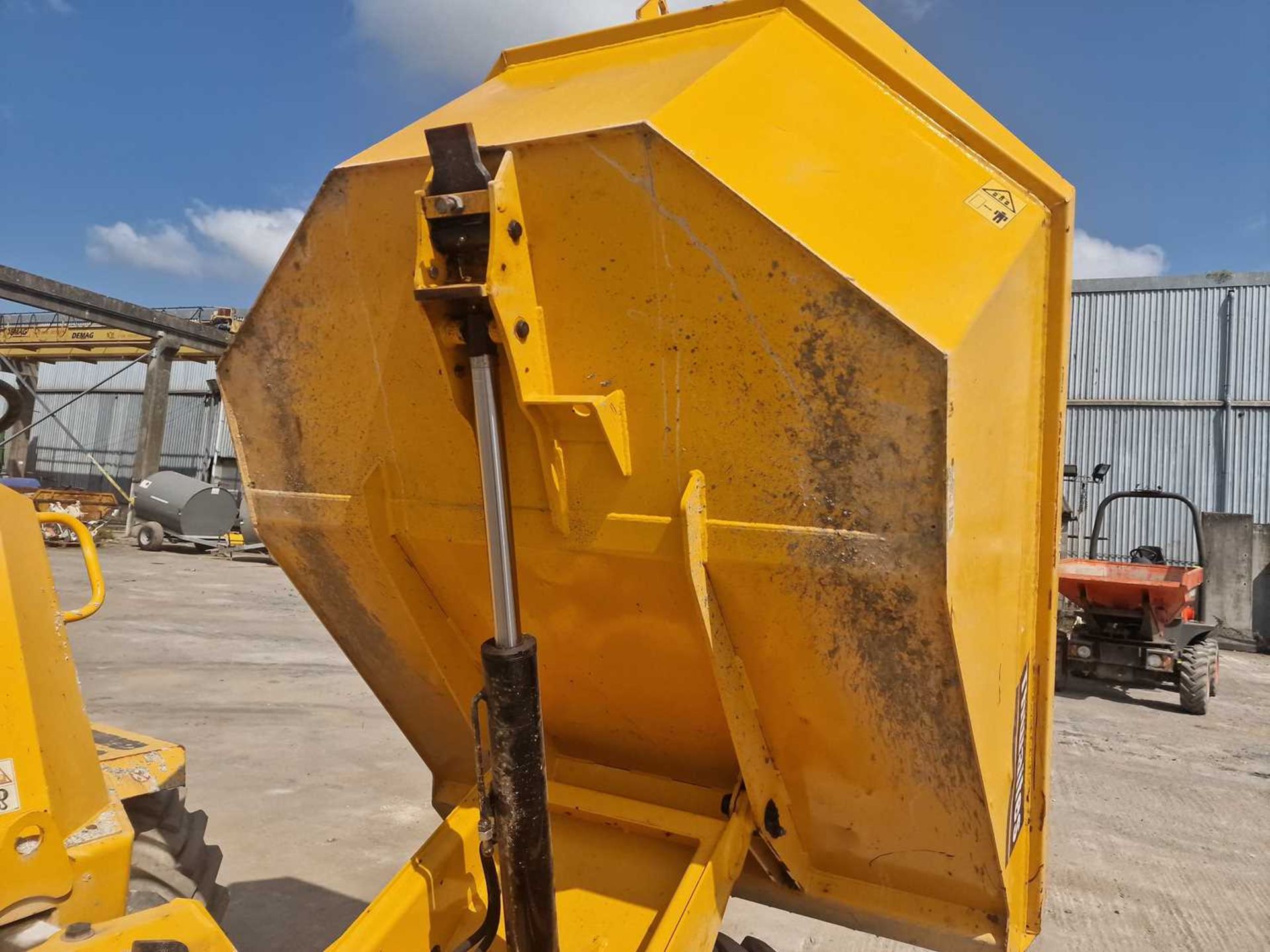 2019 Thwaites 3 Ton Swivel Skip Dumper, Folding Roll Bar - Image 33 of 48