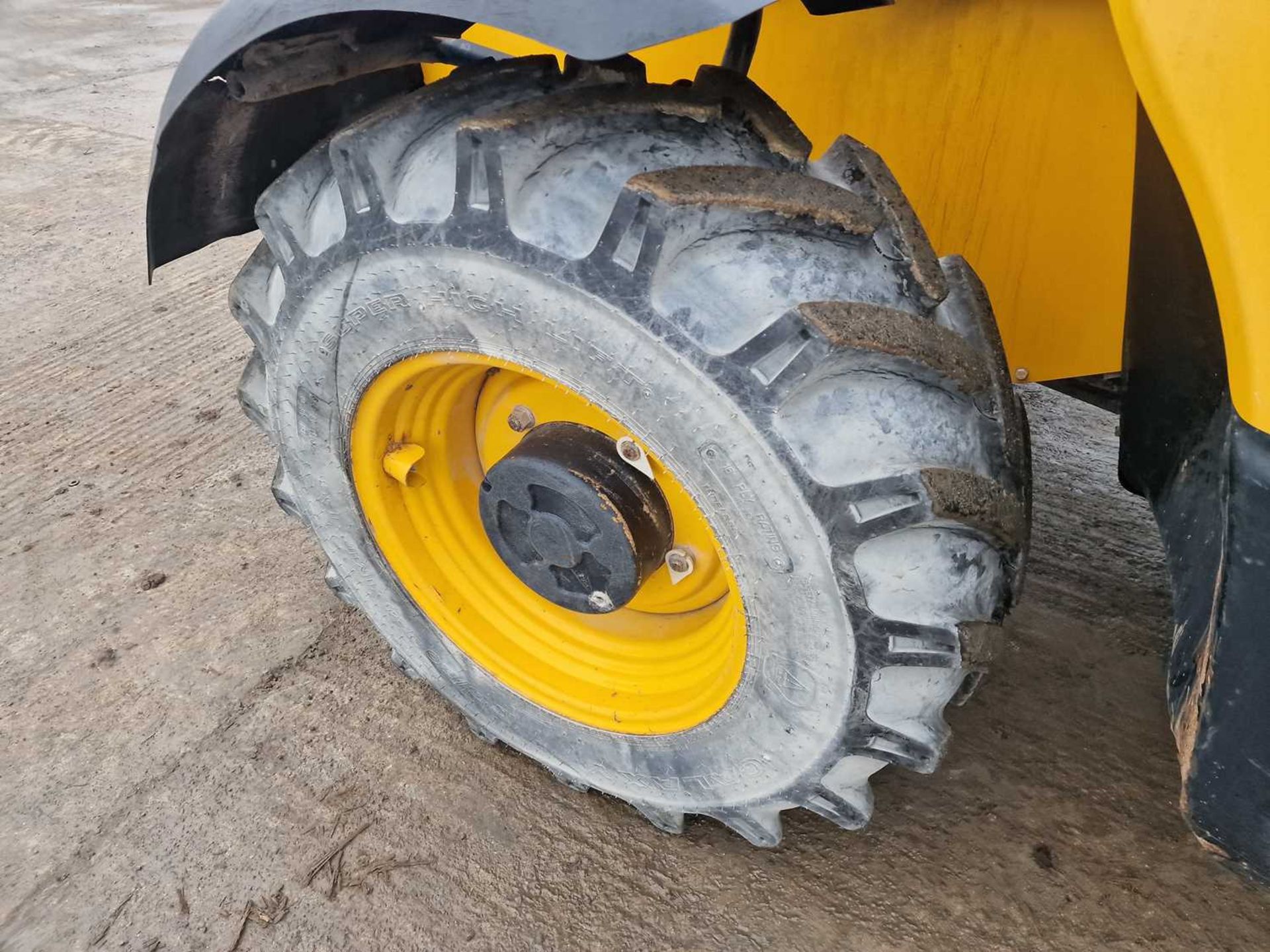 2014 JCB 535-95 Turbo Powershift Telehandler, Reverse Camera, WLI, Forks (EPA Compliant) - Image 38 of 46