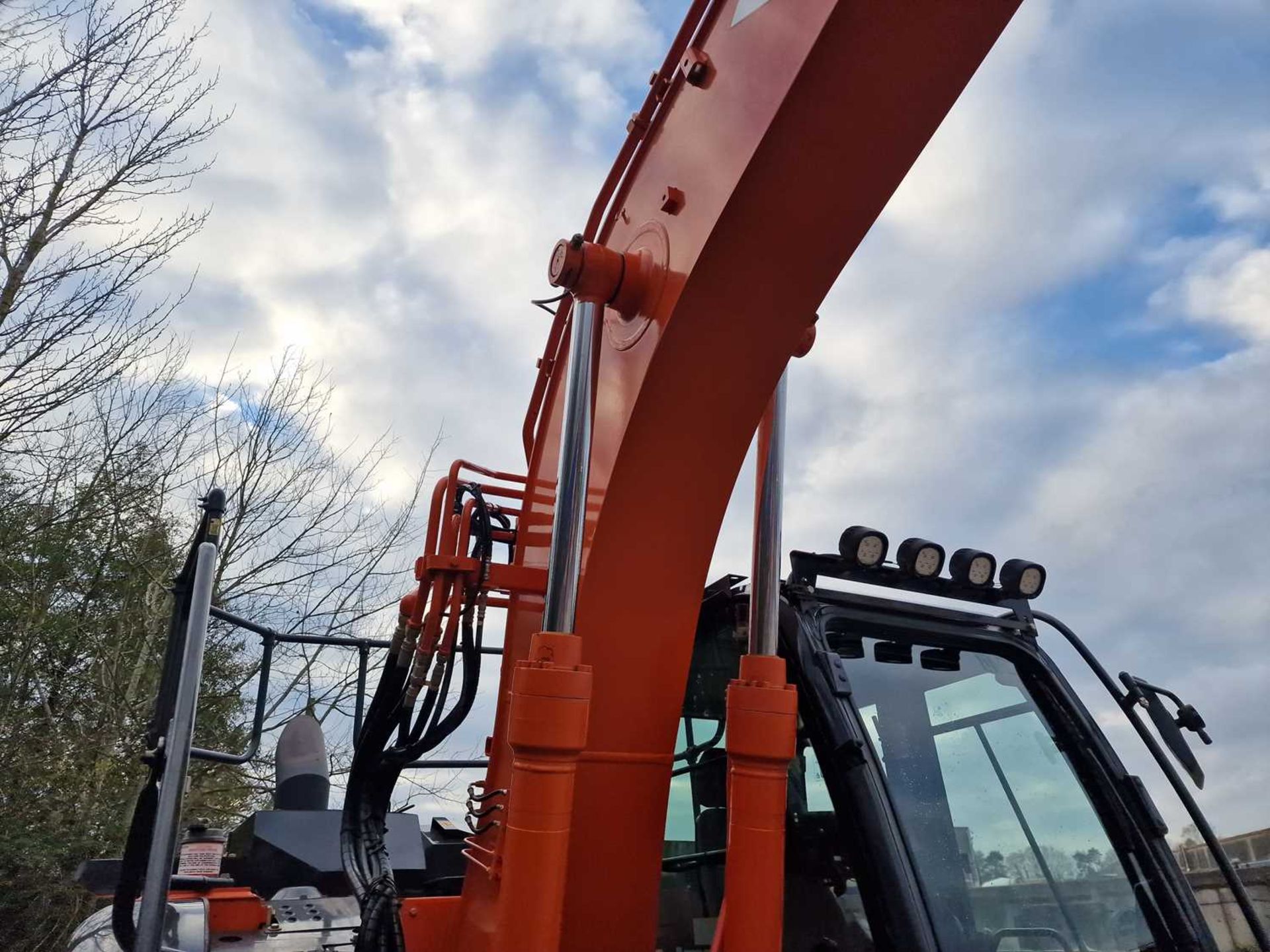 2019 Hitachi ZX135US-6, 700mm Steel Tracks, CV, Geith Hydraulic QH, Piped, Reverse & Blind Spot Came - Image 13 of 35