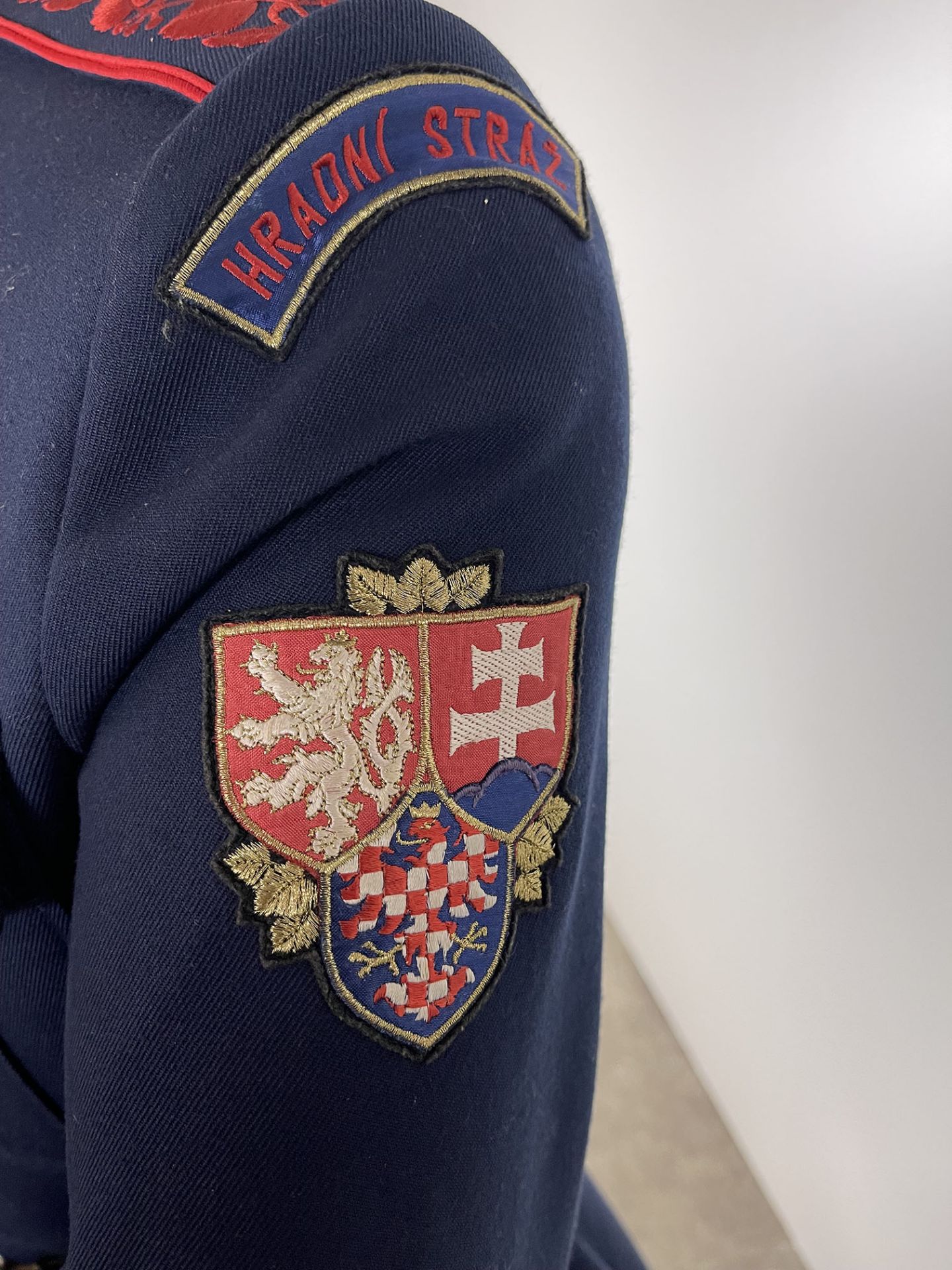 Czezh Presidential Palace Guard of Honor Uniform with Mannequin - Bild 12 aus 13