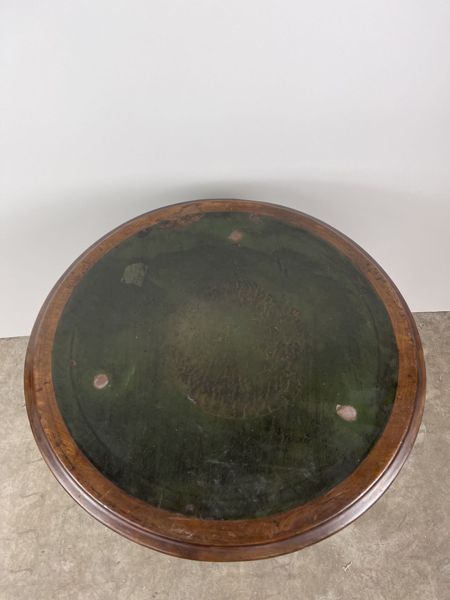 Vintage Round 3 Legged English Pub Table - Bild 2 aus 4