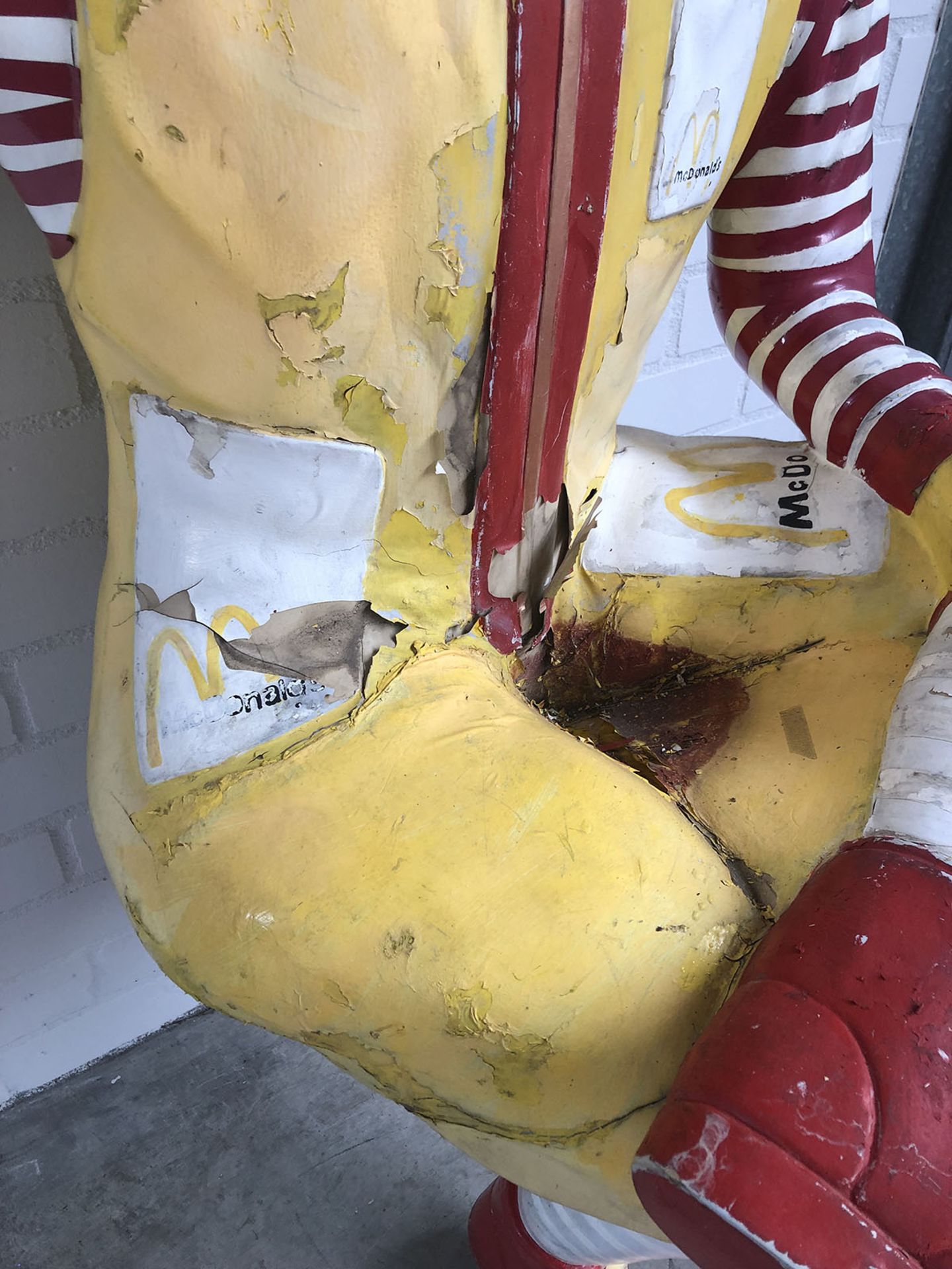 Original Lifesize Seated Ronald McDonald Clown Statue - Image 7 of 10