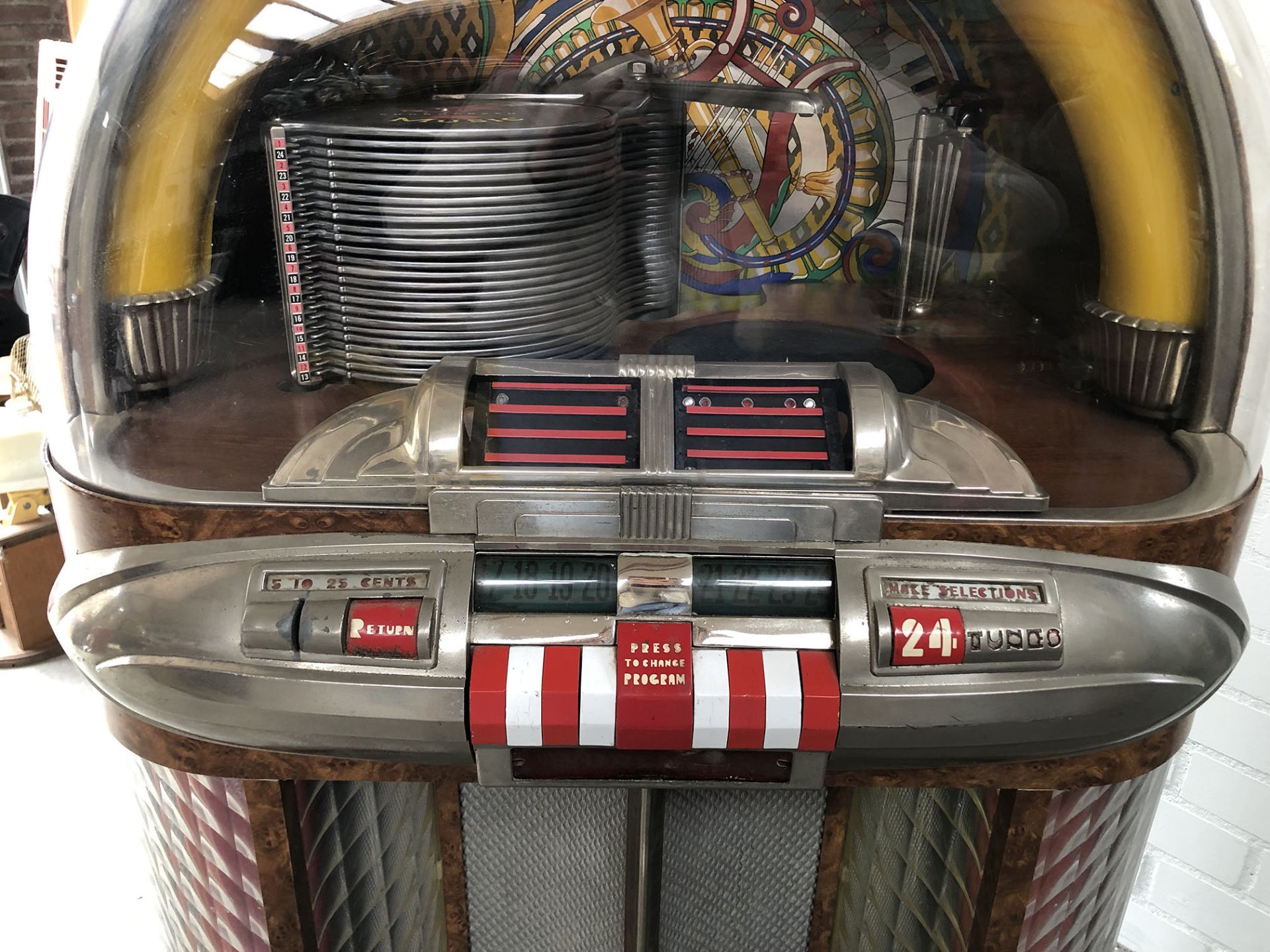 Wurlitzer Model 1100 "Bomber Nose" Jukebox, 1947-1949 - Image 6 of 12