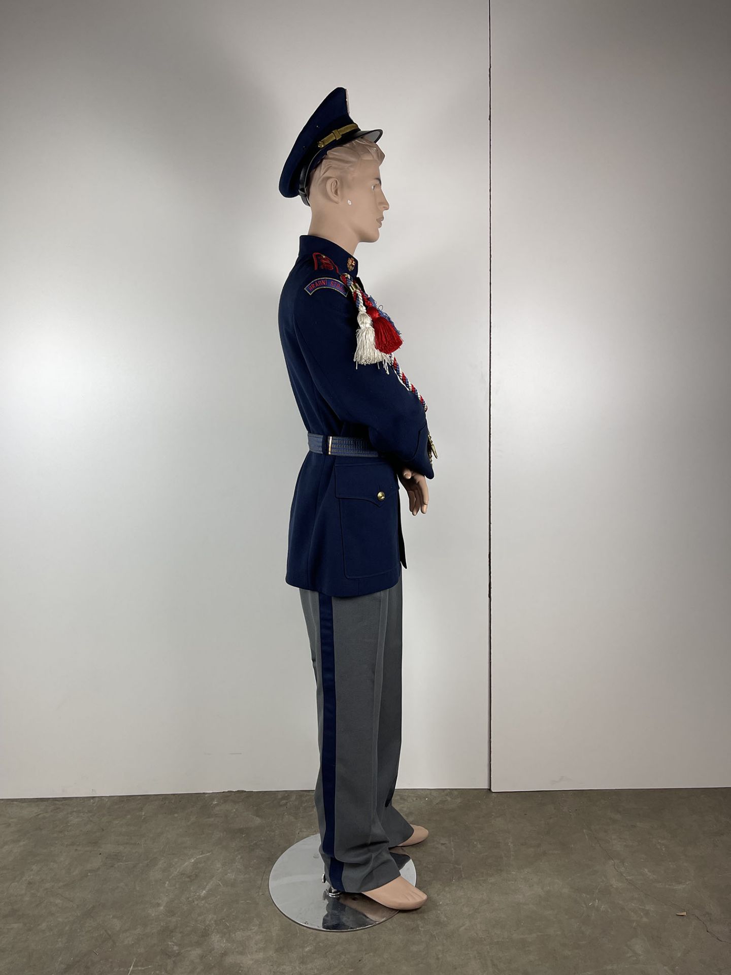 Czezh Presidential Palace Guard of Honor Uniform with Mannequin - Bild 7 aus 13