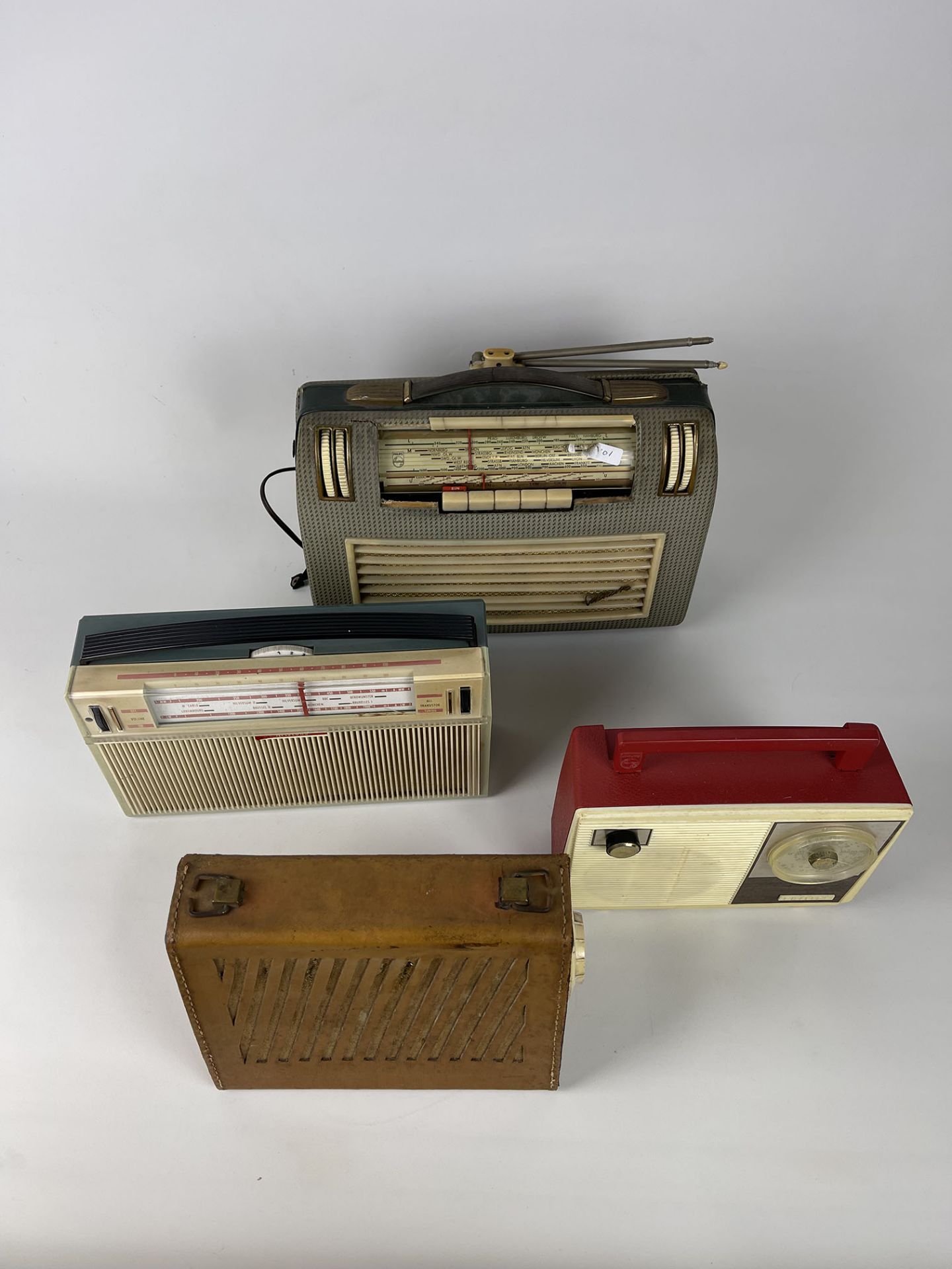 Lot of 4 Vintage Transistor Radios - Philips, Aristona, Heathkit - Image 2 of 5