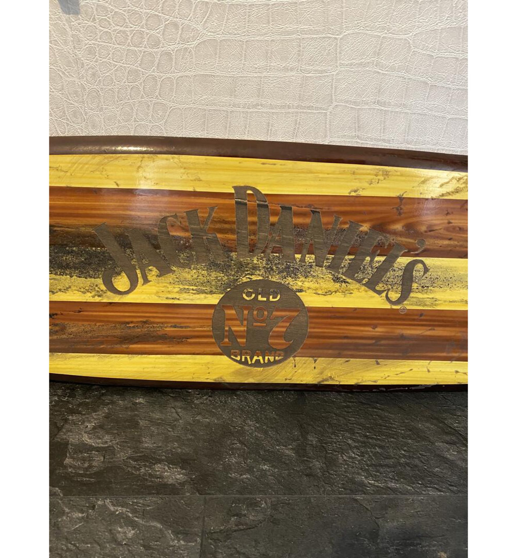 Jack Daniels Advertisement in the Shape of a Wooden Surfboard - Bild 3 aus 4