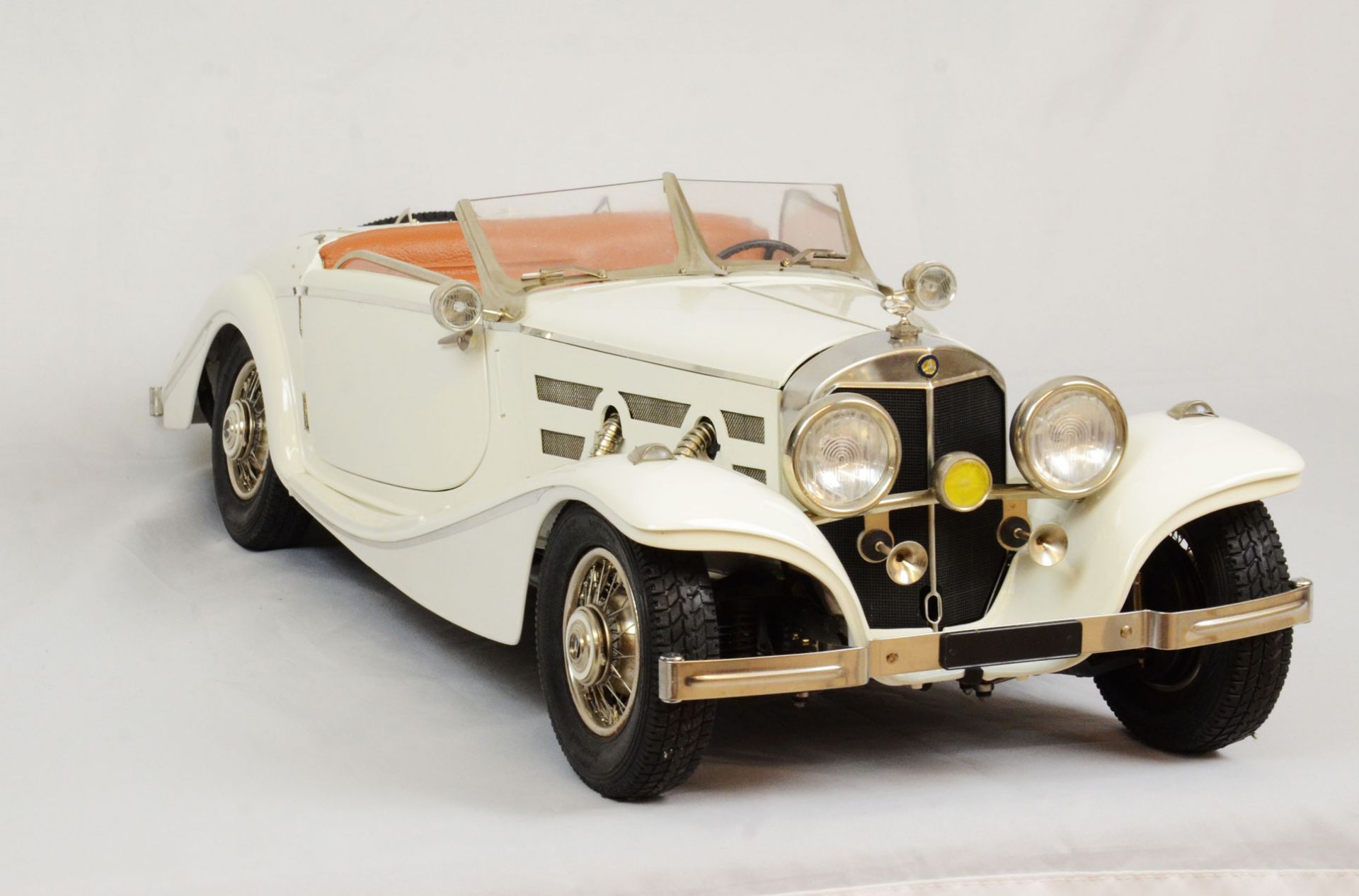 Pocher Mercedes-Benz 540K 1:8 scale model car - Image 15 of 16